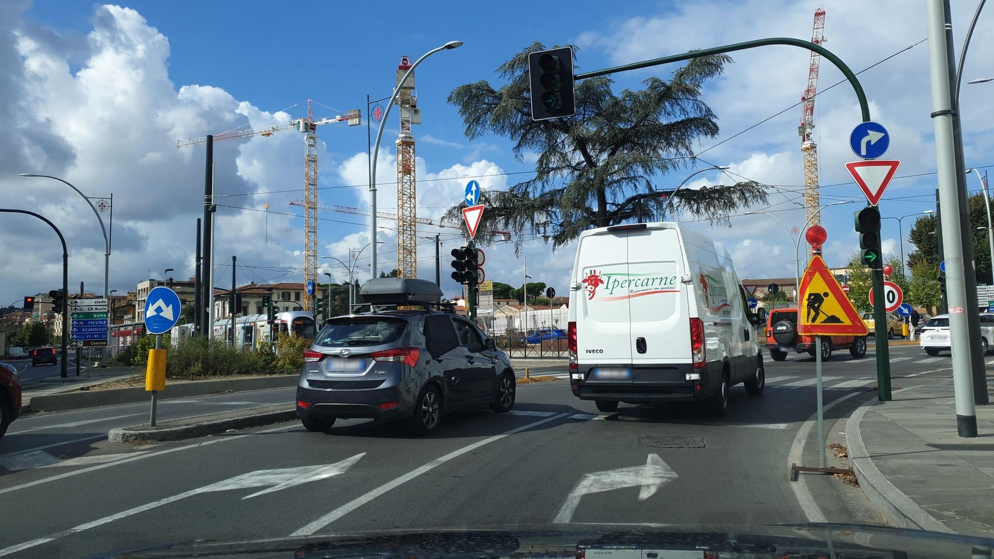 Street view near 4th FLOOR, Florence — © jopparn (CC BY-SA · Mapillary)