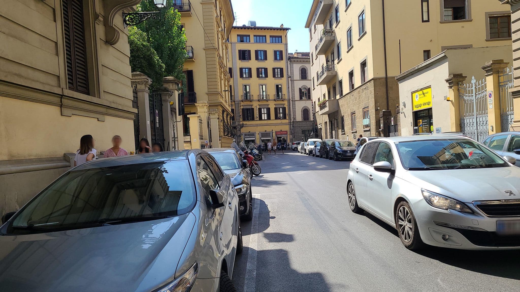 Street view near Hotel Bijou Florence, Florence — © chrisbeddow (CC BY-SA · Mapillary)