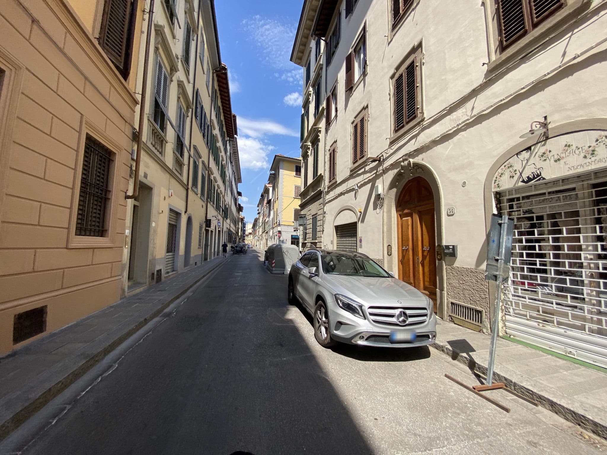 Street view near Dan.er.el di kometa ermal, Campo di Marte — © asturksever (CC BY-SA · Mapillary)