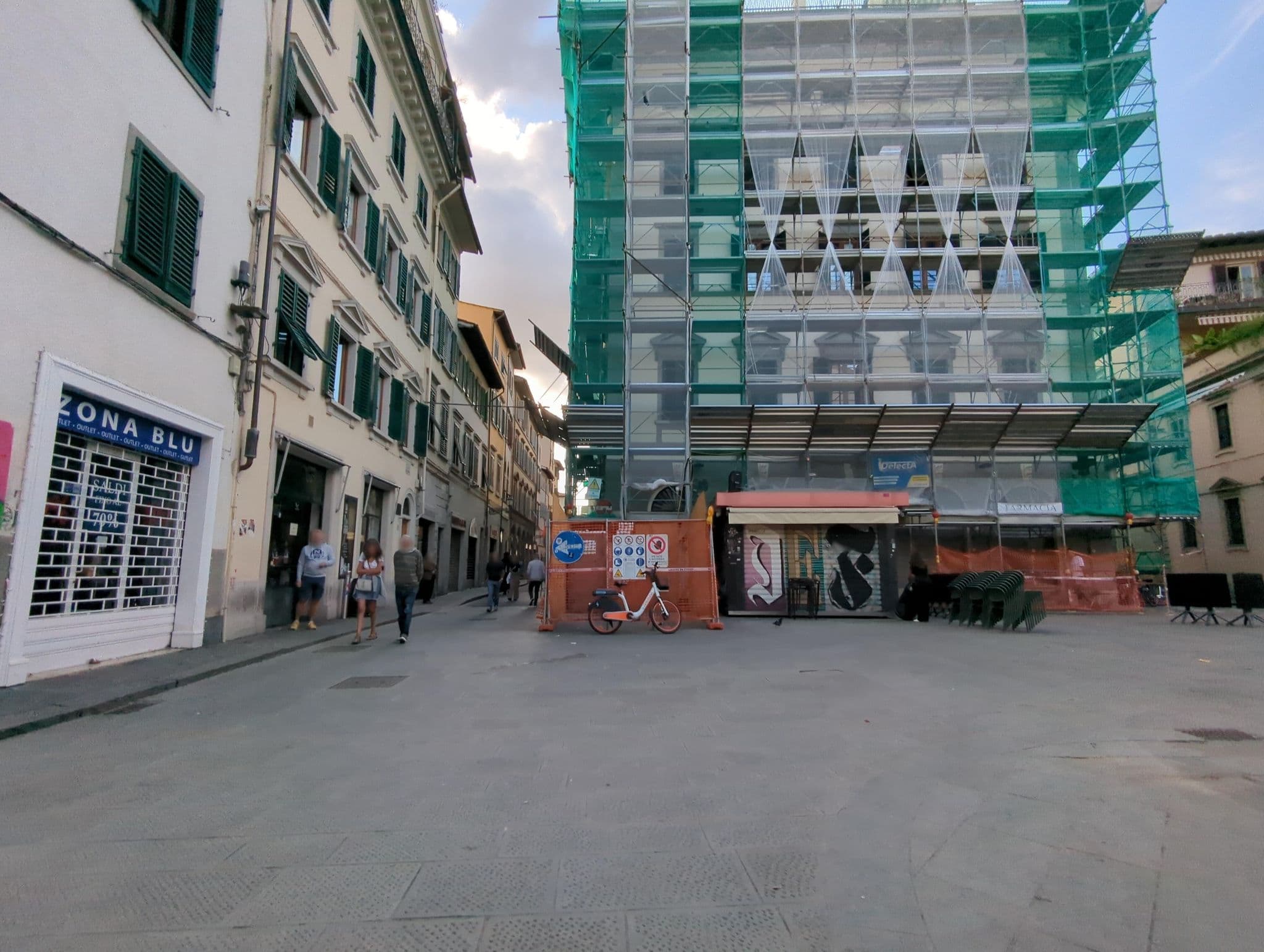 Street view near Apartments Puccini, Campo di Marte — © ente (CC BY-SA · Mapillary)