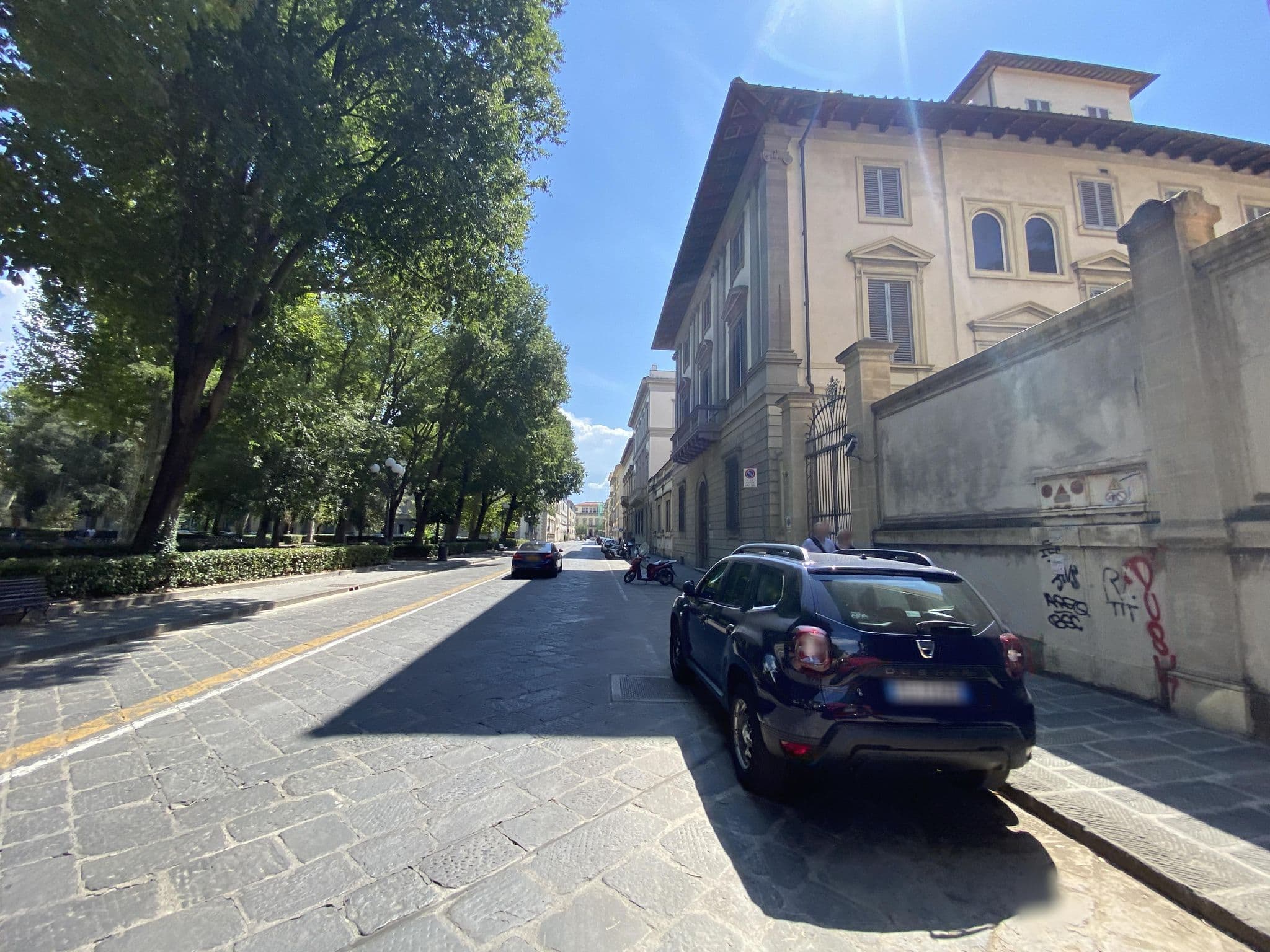 Street view near Apartments Florence Wilson, Campo di Marte — © asturksever (CC BY-SA · Mapillary)