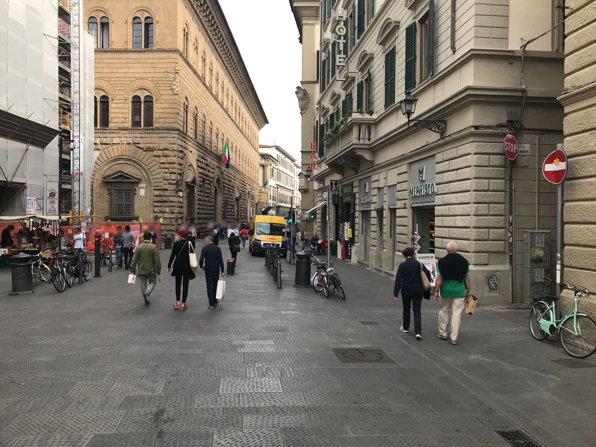 Street view near Hotel la fenice, Florence — © tao (CC BY-SA · Mapillary)