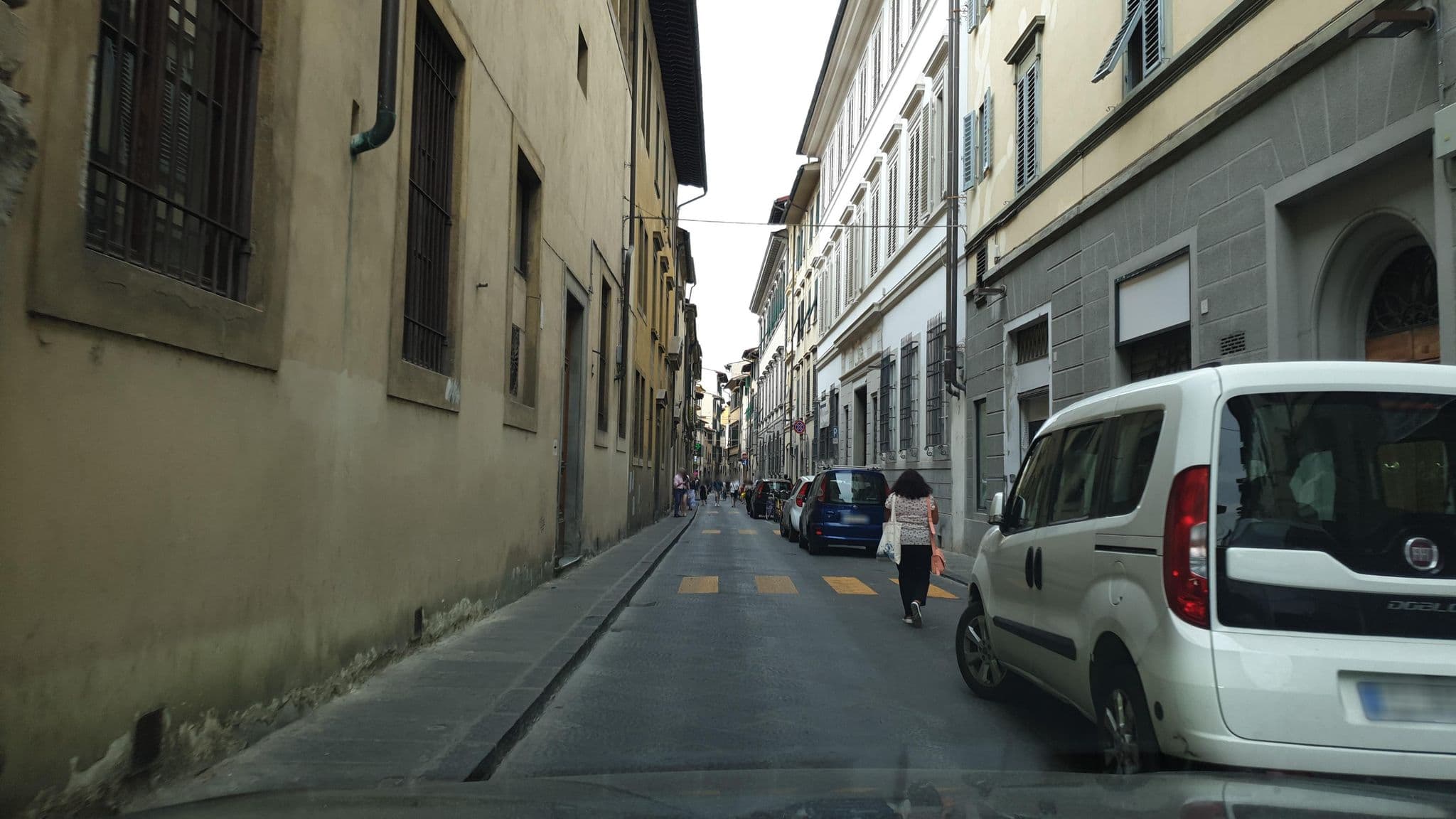 Street view near Colonna Apartment, Campo di Marte — © jopparn (CC BY-SA · Mapillary)