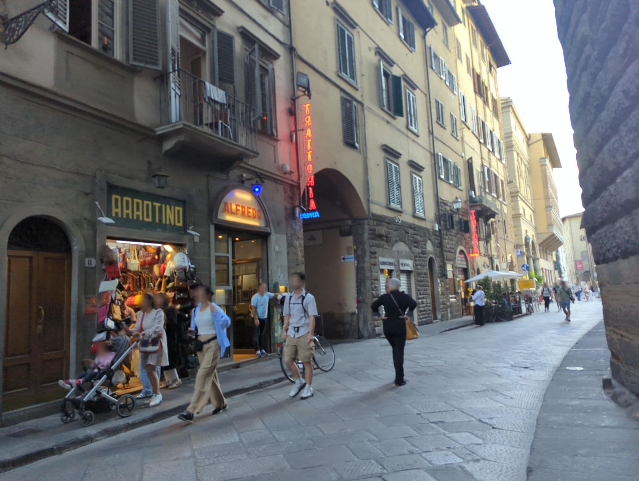 Street view near Florence Heart Suite, Florence — © ente (CC BY-SA · Mapillary)