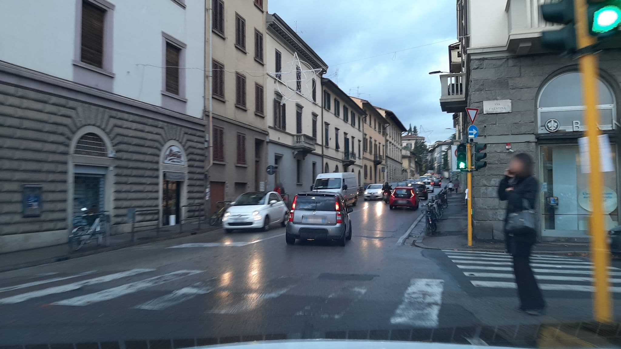 Street view near B&B Soggiorno Ponte Rosso, Florence — © vianney182 (CC BY-SA · Mapillary)