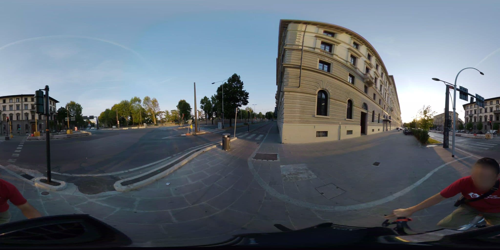 Street view near TSH Florence Lavagnini, Florence — © dilipshrikhande (CC BY-SA · Mapillary)