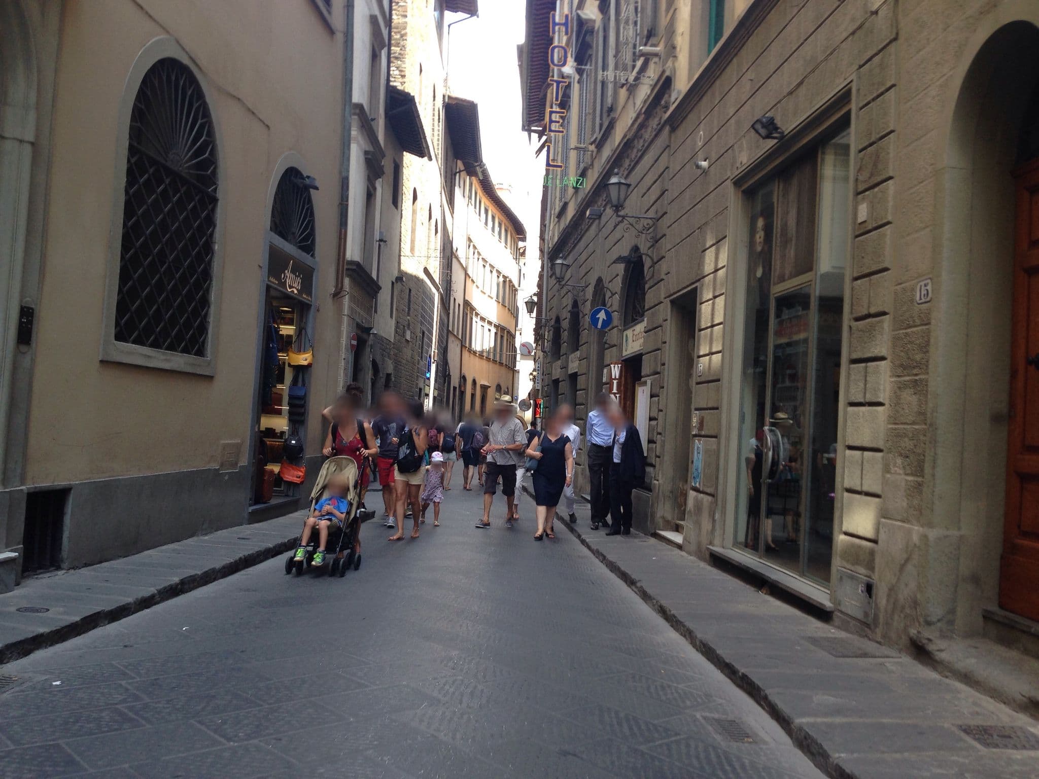 Street view near Al Vino n.3, Florence — © scribblemaniac (CC BY-SA · Mapillary)