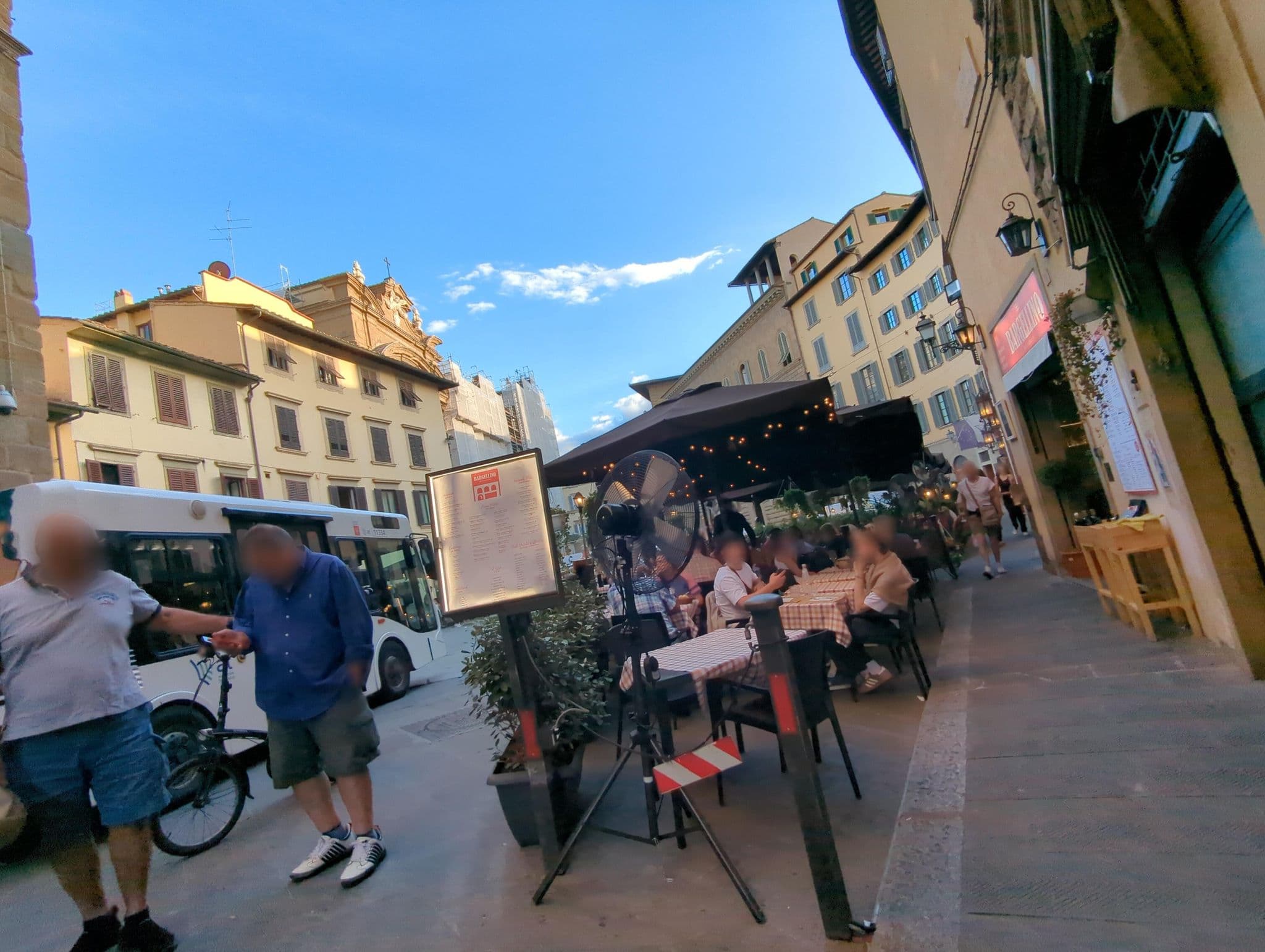 Street view near Unaway Hotel Firenze Nord, Florence — © ente (CC BY-SA · Mapillary)