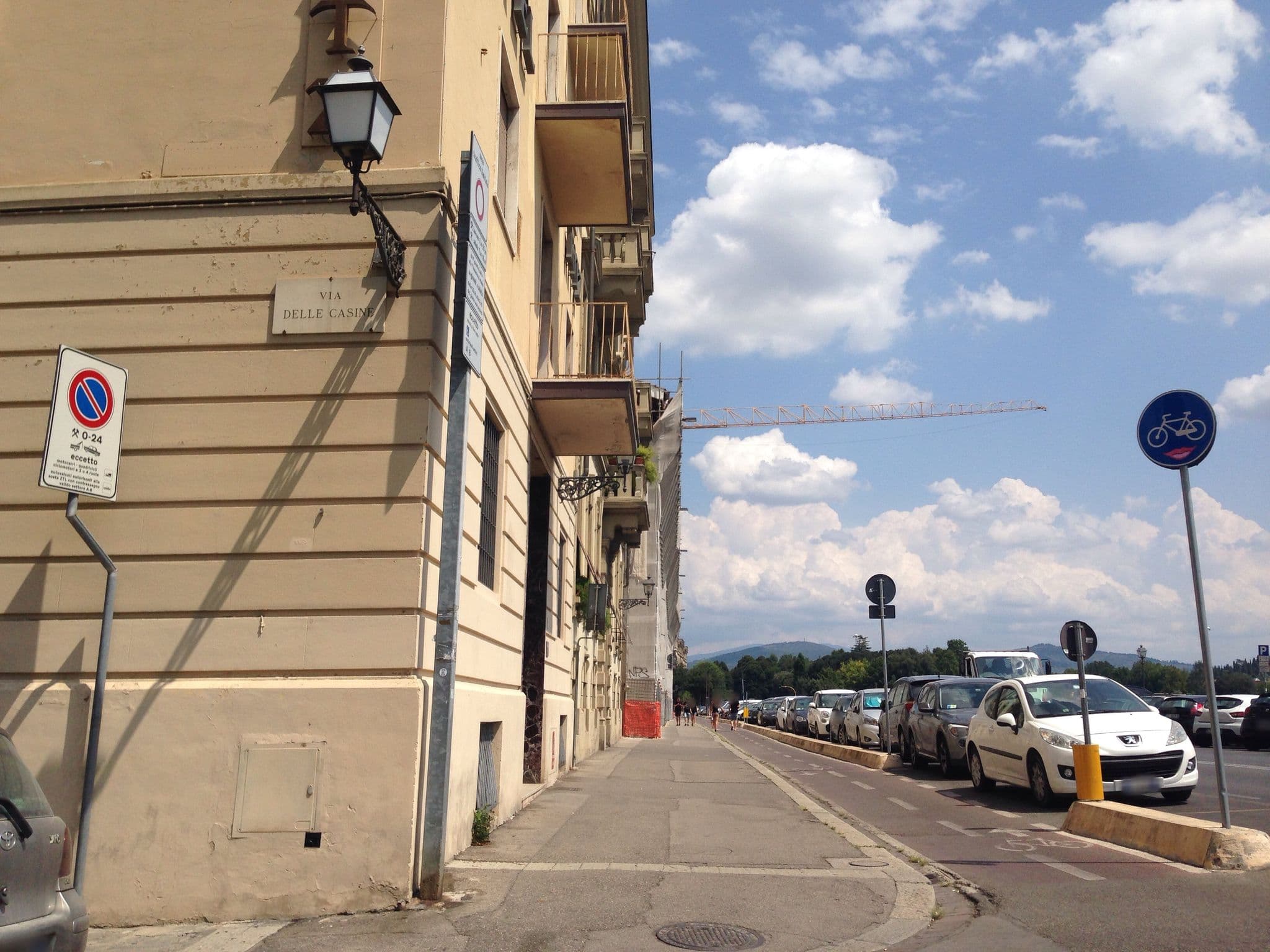 Street view near Hotel Ritz, Campo di Marte — © scribblemaniac (CC BY-SA · Mapillary)