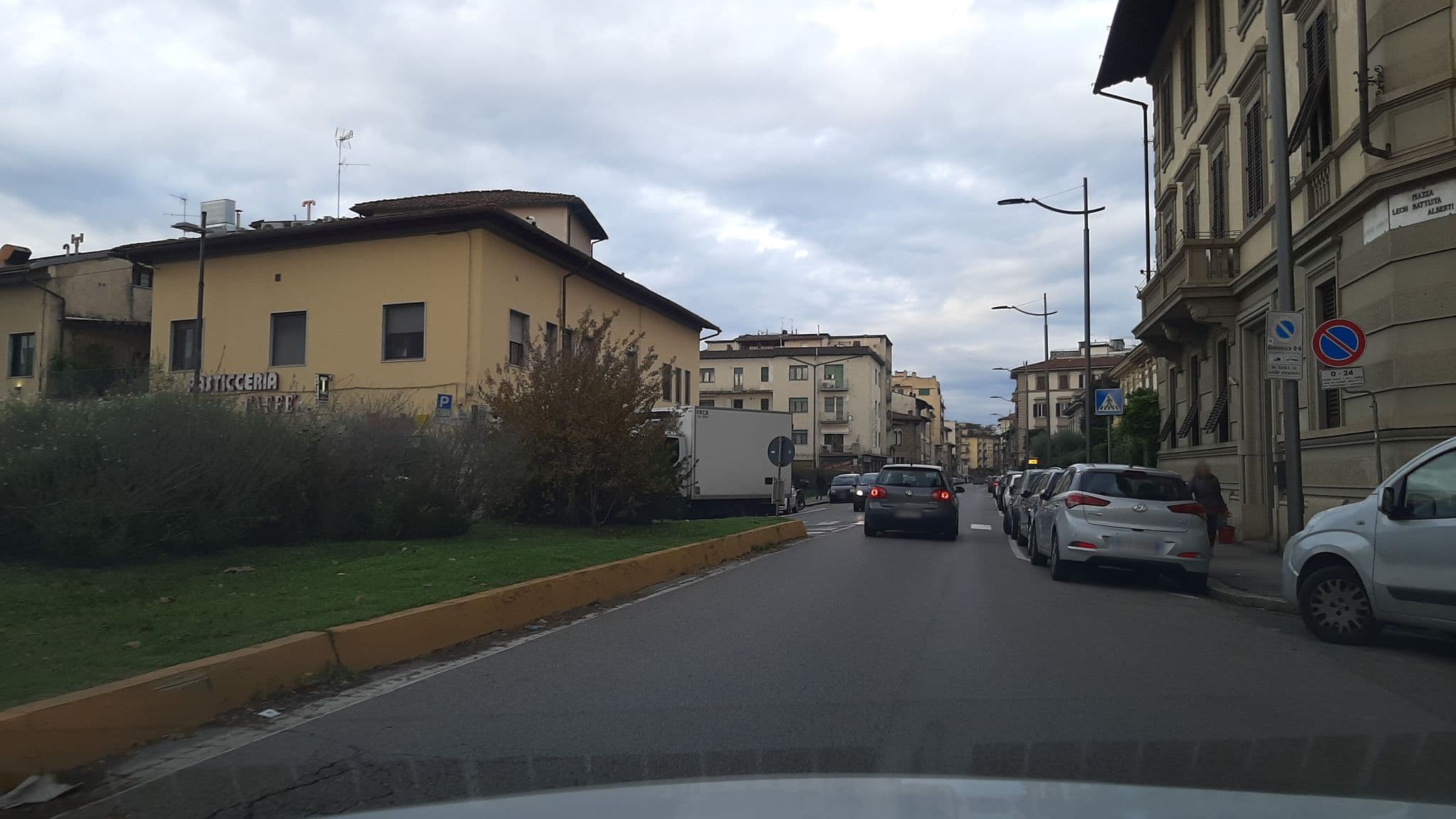 Street view near Alberti Panoramic Terrace, Campo di Marte — © vianney182 (CC BY-SA · Mapillary)