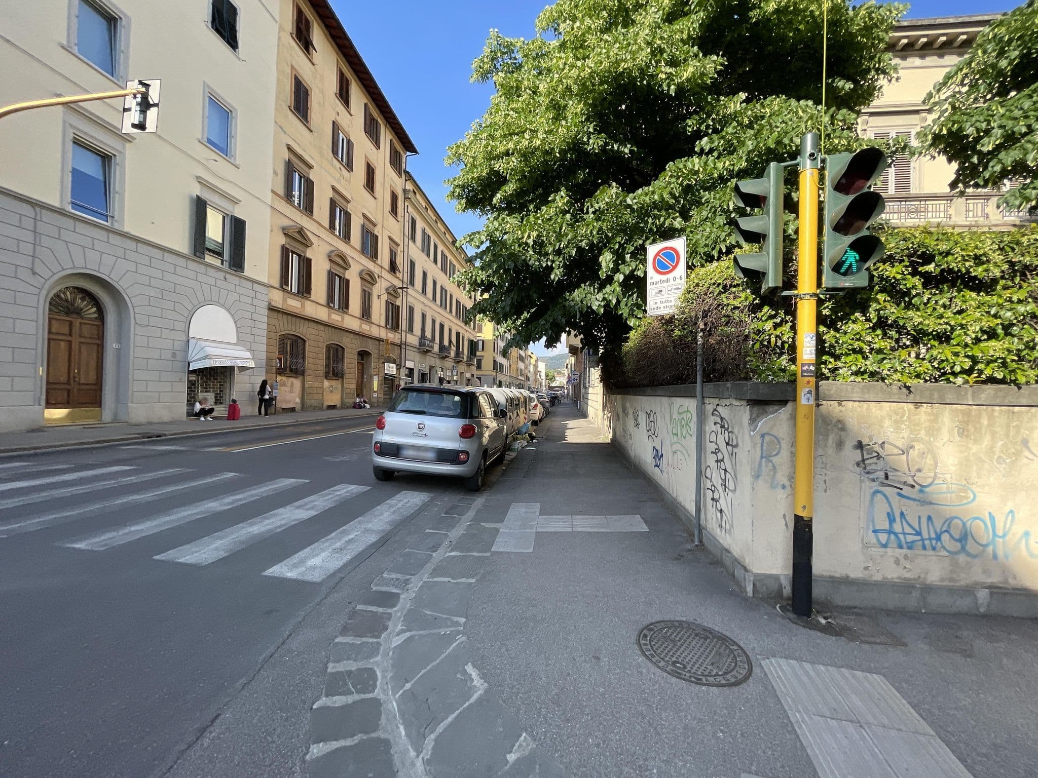 Street view near Casa Savonarola Charme, Campo di Marte — © filipb (CC BY-SA · Mapillary)