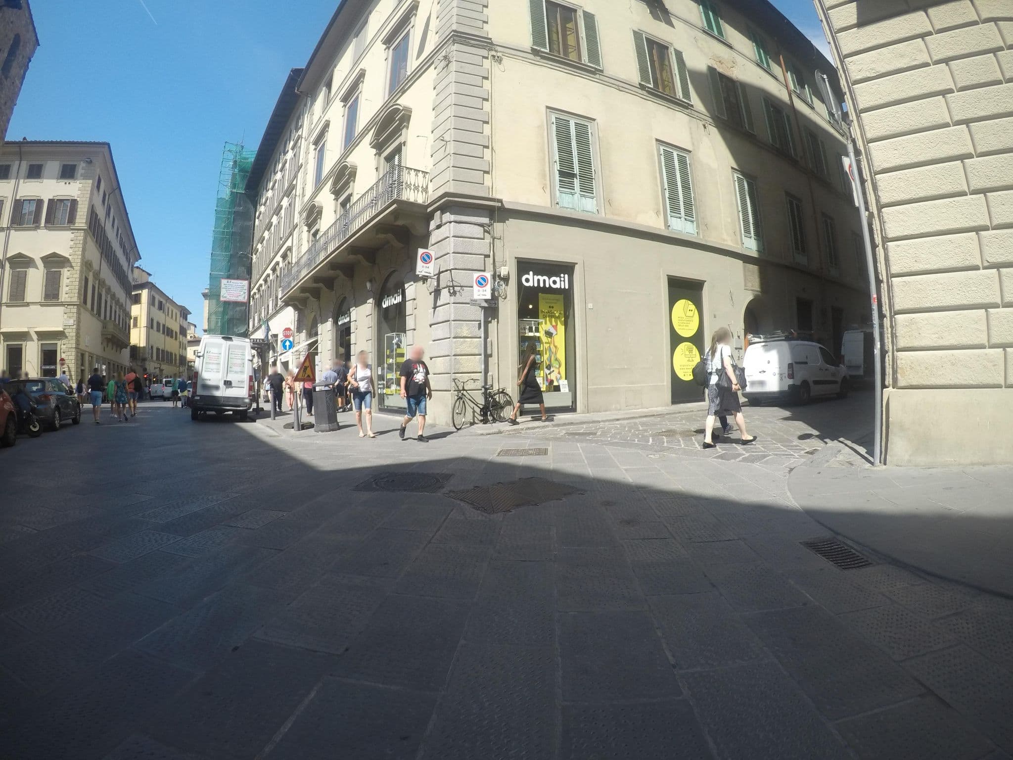 Street view near Hotel Laurus, Florence — © chrisbeddow (CC BY-SA · Mapillary)