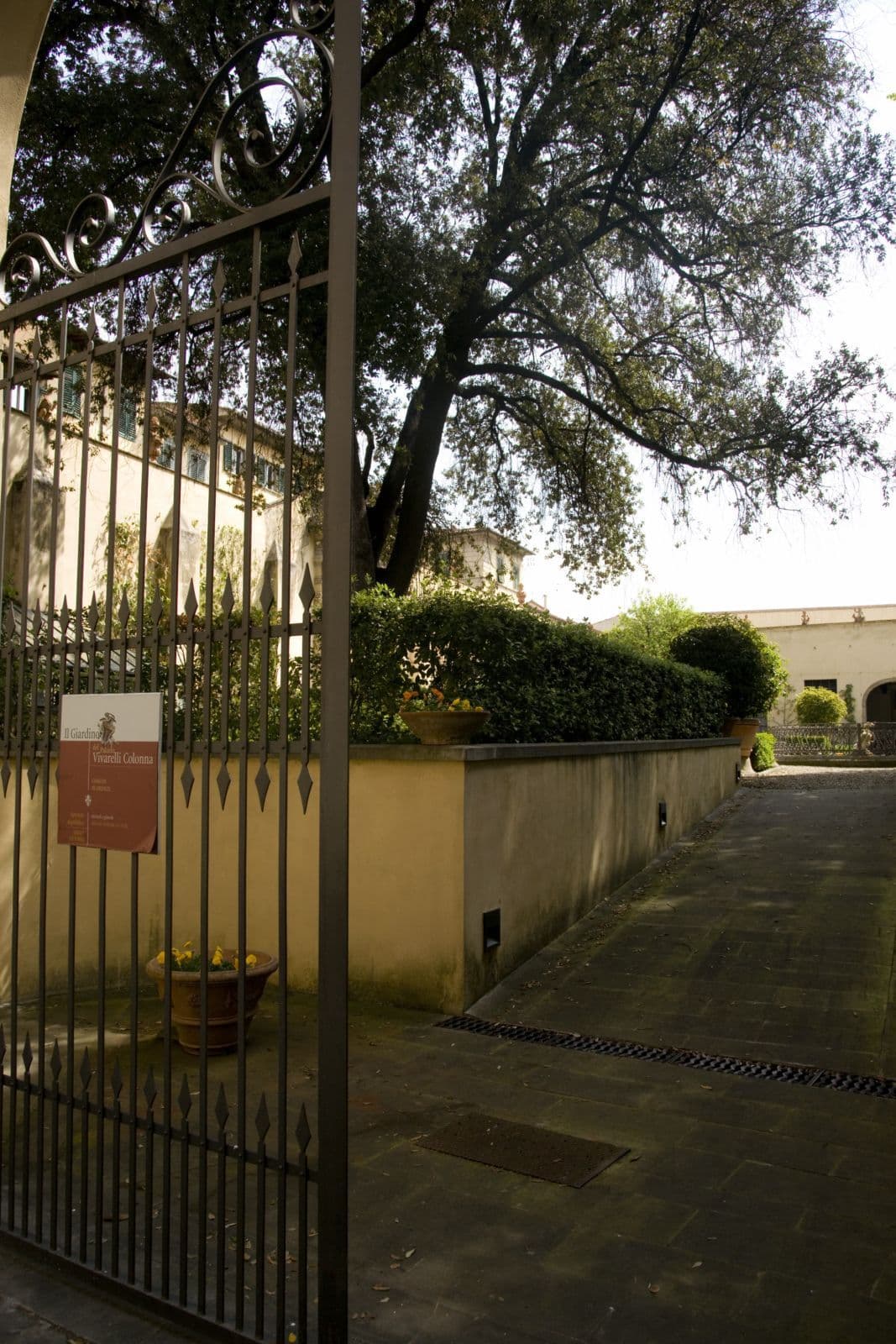 Street view near Agnolo garden & fresh market, Campo di Marte — © txllxt (CC BY-SA · Mapillary)