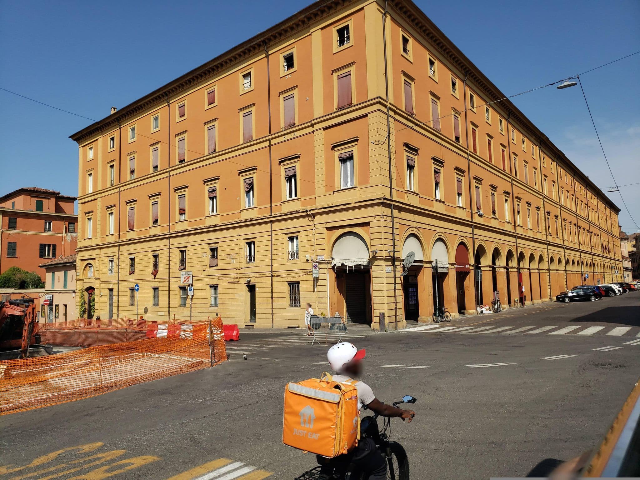 Street view near B&Bio Lunablanca, Bologna — © mapfool (CC BY-SA · Mapillary)