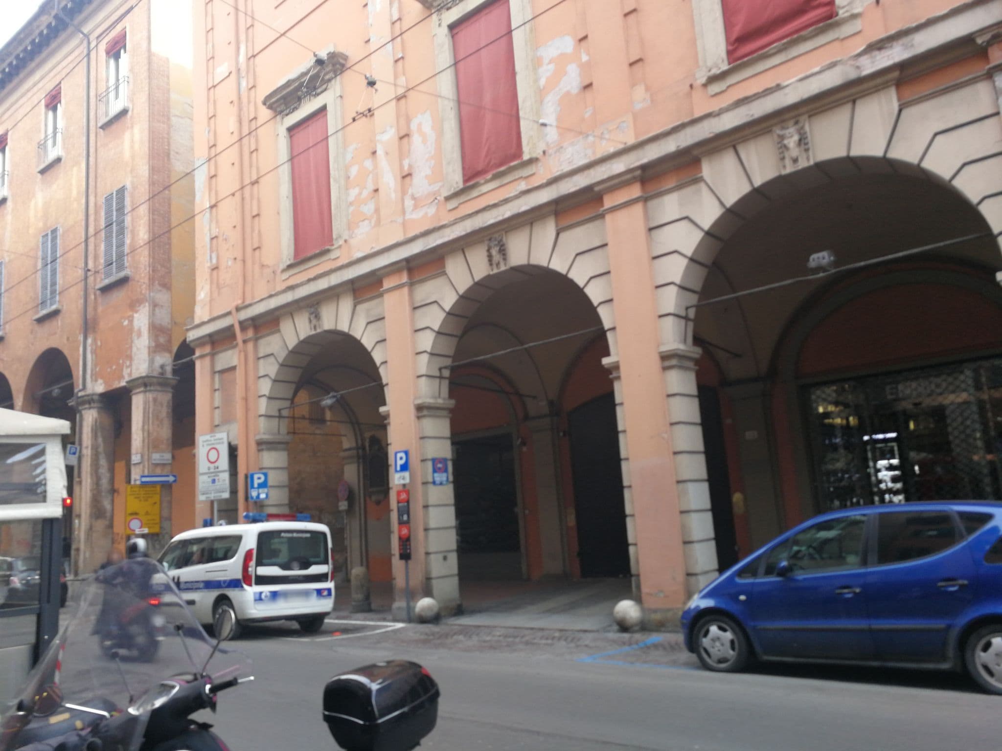 Street view near B&B Carosello, Bologna — © linqh (CC BY-SA · Mapillary)