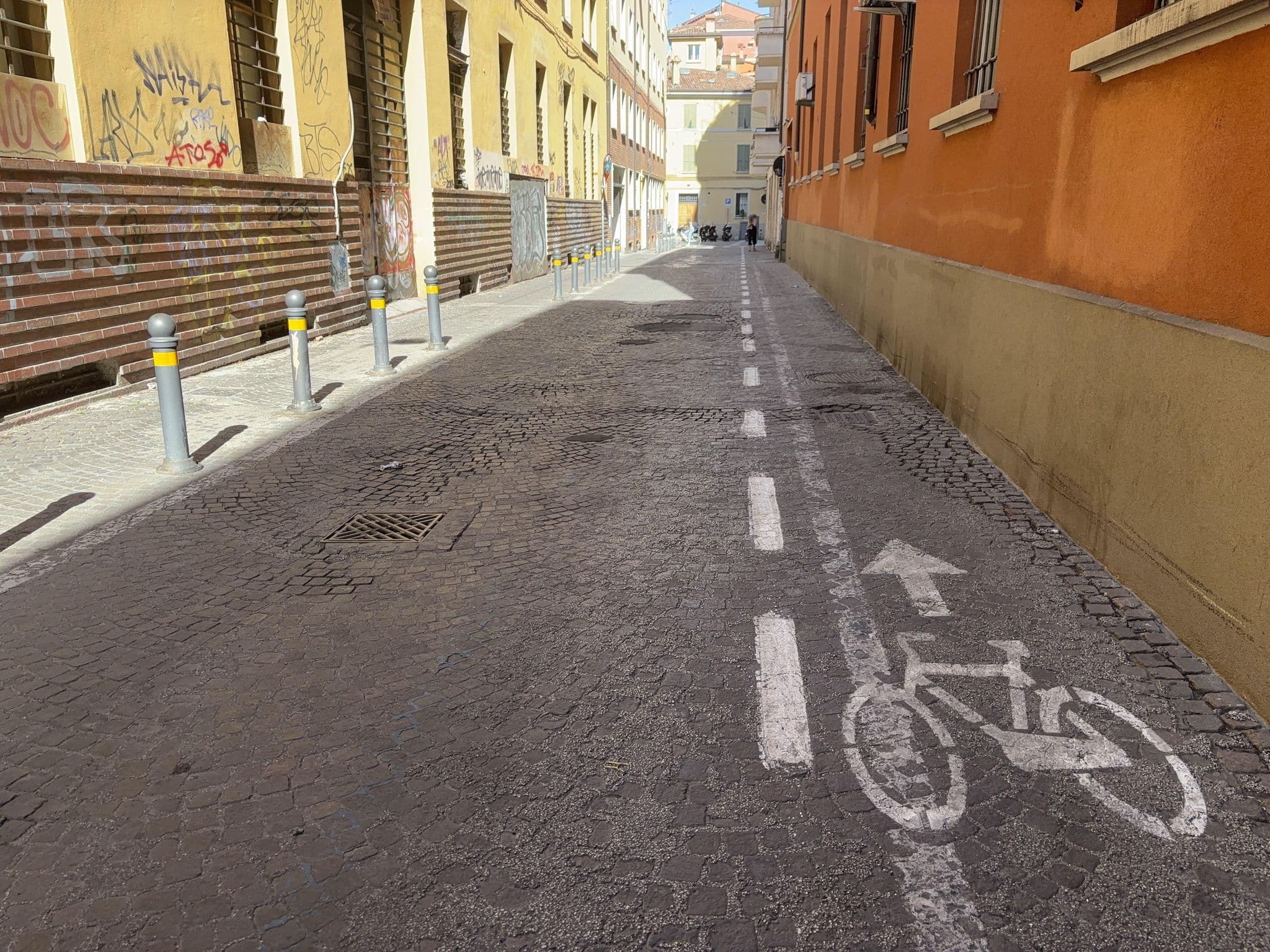 Street view near Hotel Plaza, Bologna — © fa30 (CC BY-SA · Mapillary)