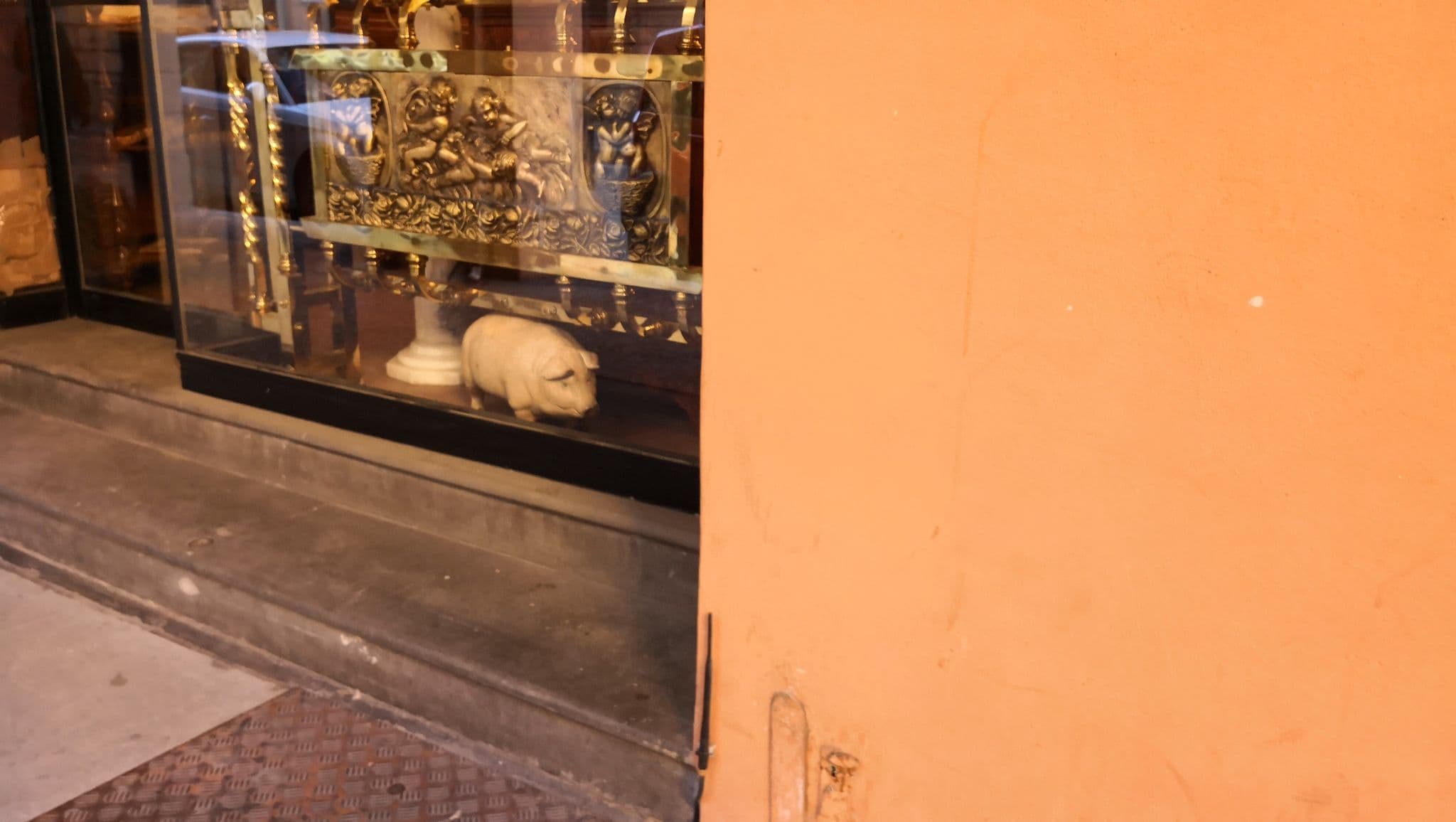 Street view near Residence Griffoni, Bologna — © linqh (CC BY-SA · Mapillary)