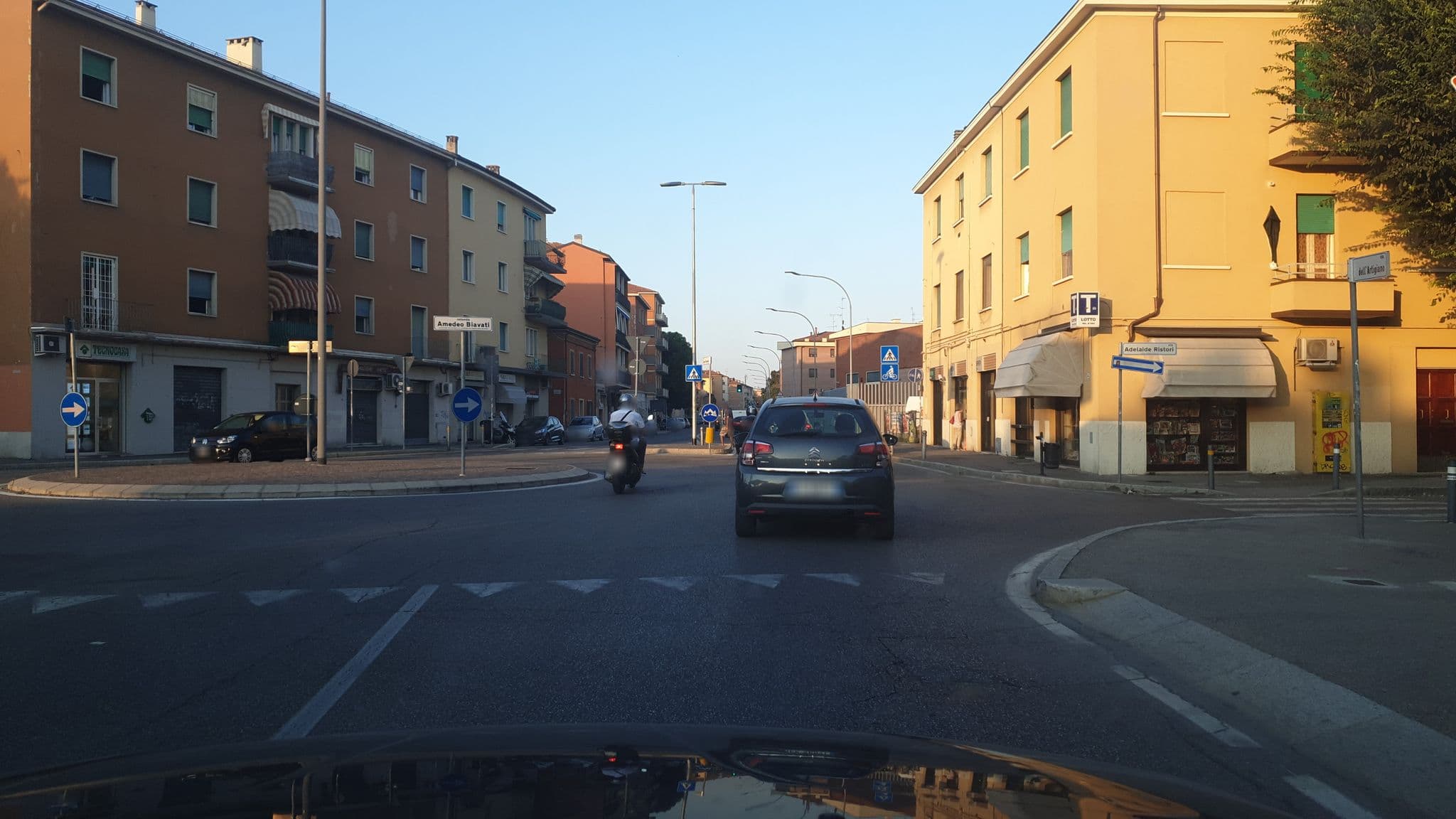 Street view near Da Carlo e Alice, Bologna — © zerbit (CC BY-SA · Mapillary)