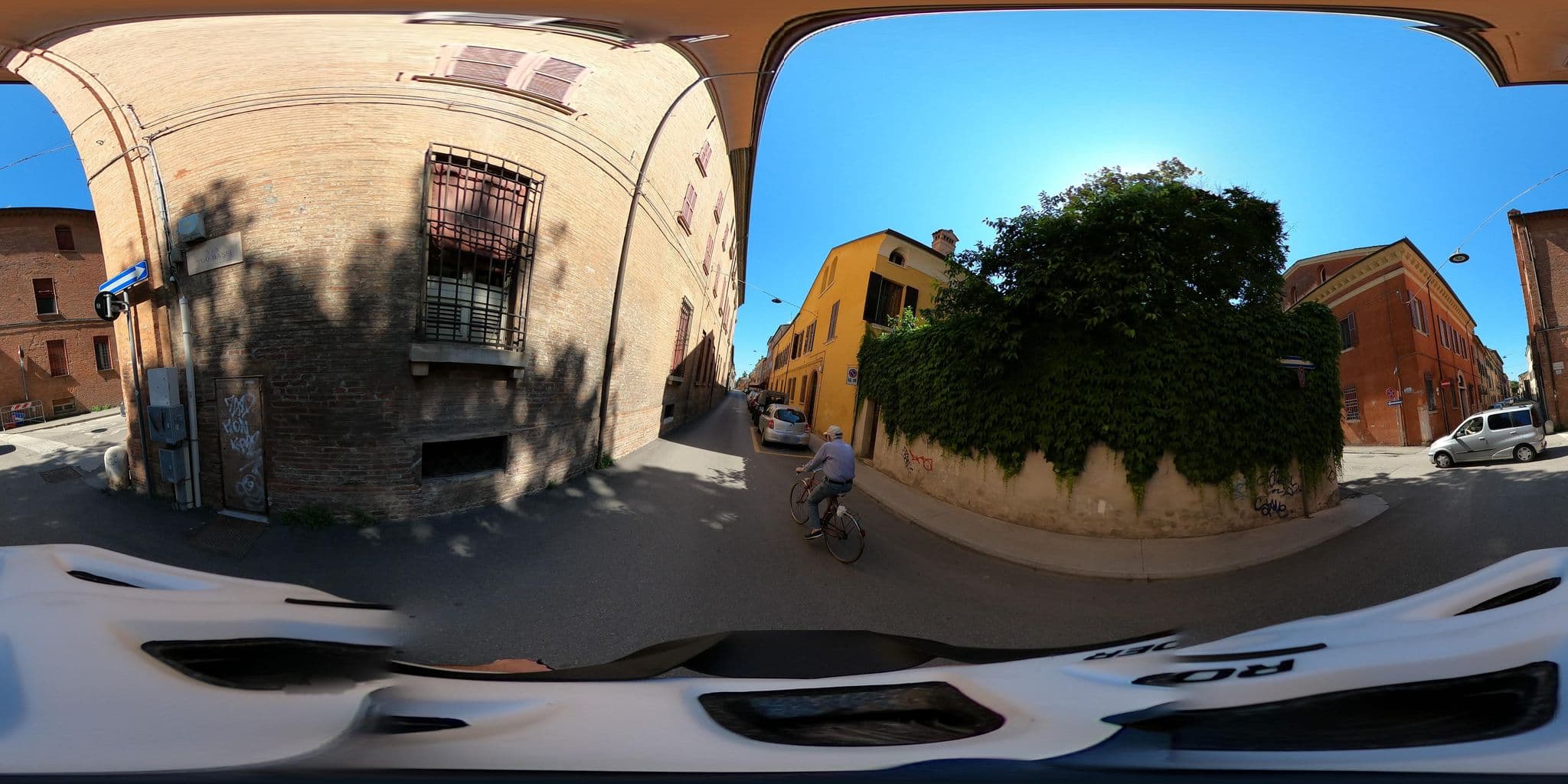 Street view near L'Ape Regina, Ferrara — © alesarrett (CC BY-SA · Mapillary)