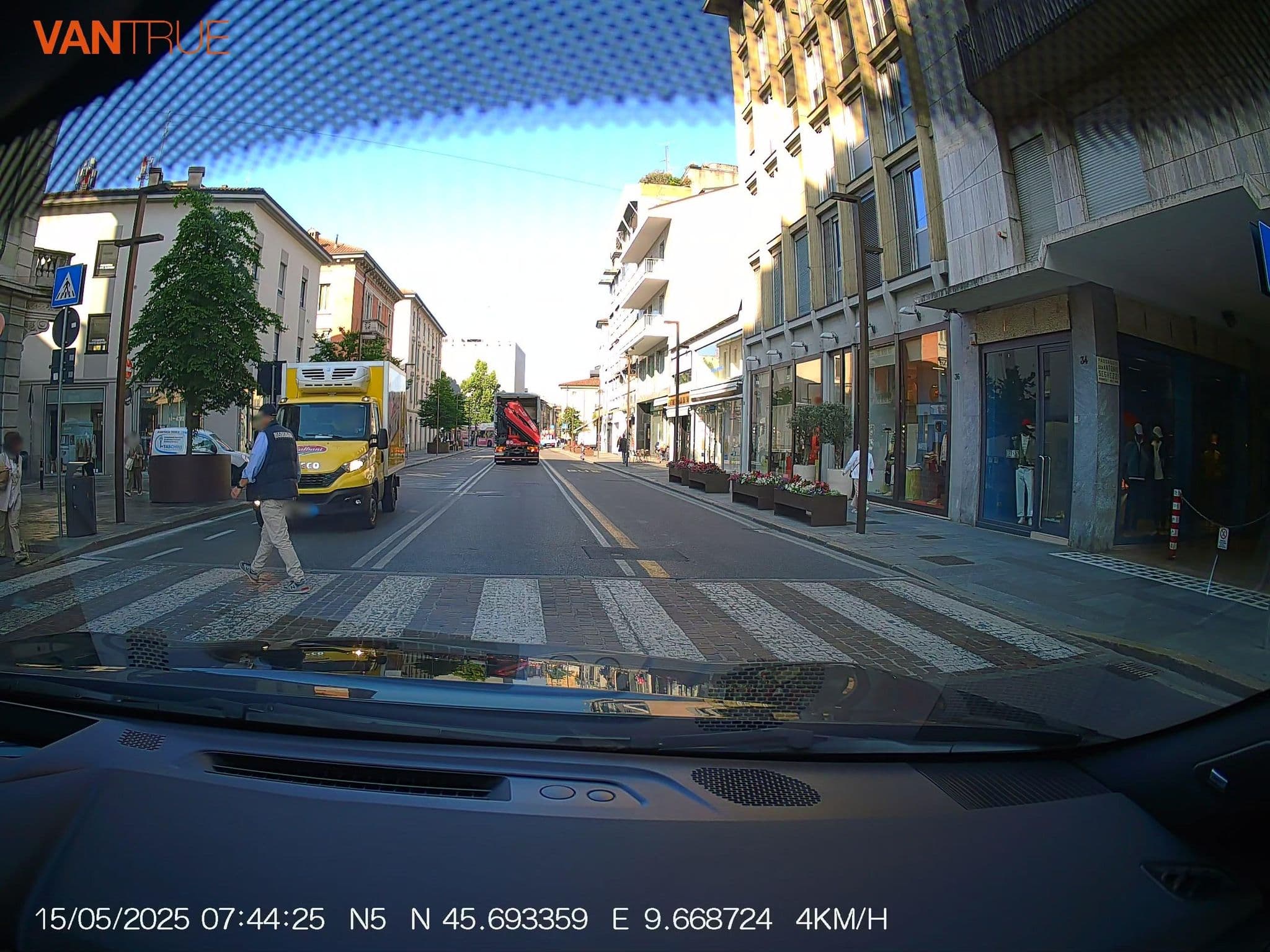 Street view near VIP Bergamo, Bergamo — © renaultgt (CC BY-SA · Mapillary)
