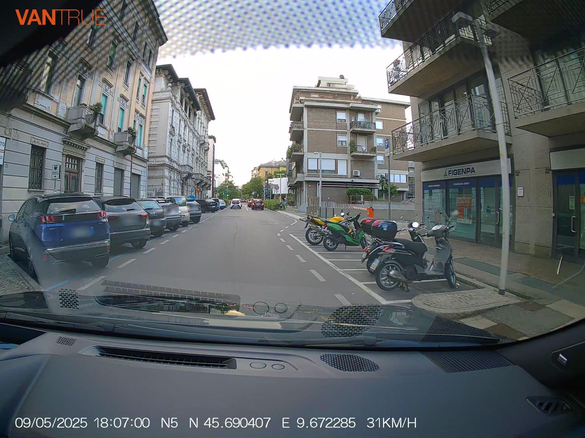 Street view near Anna Homestay Bergamo, Bergamo — © renaultgt (CC BY-SA · Mapillary)