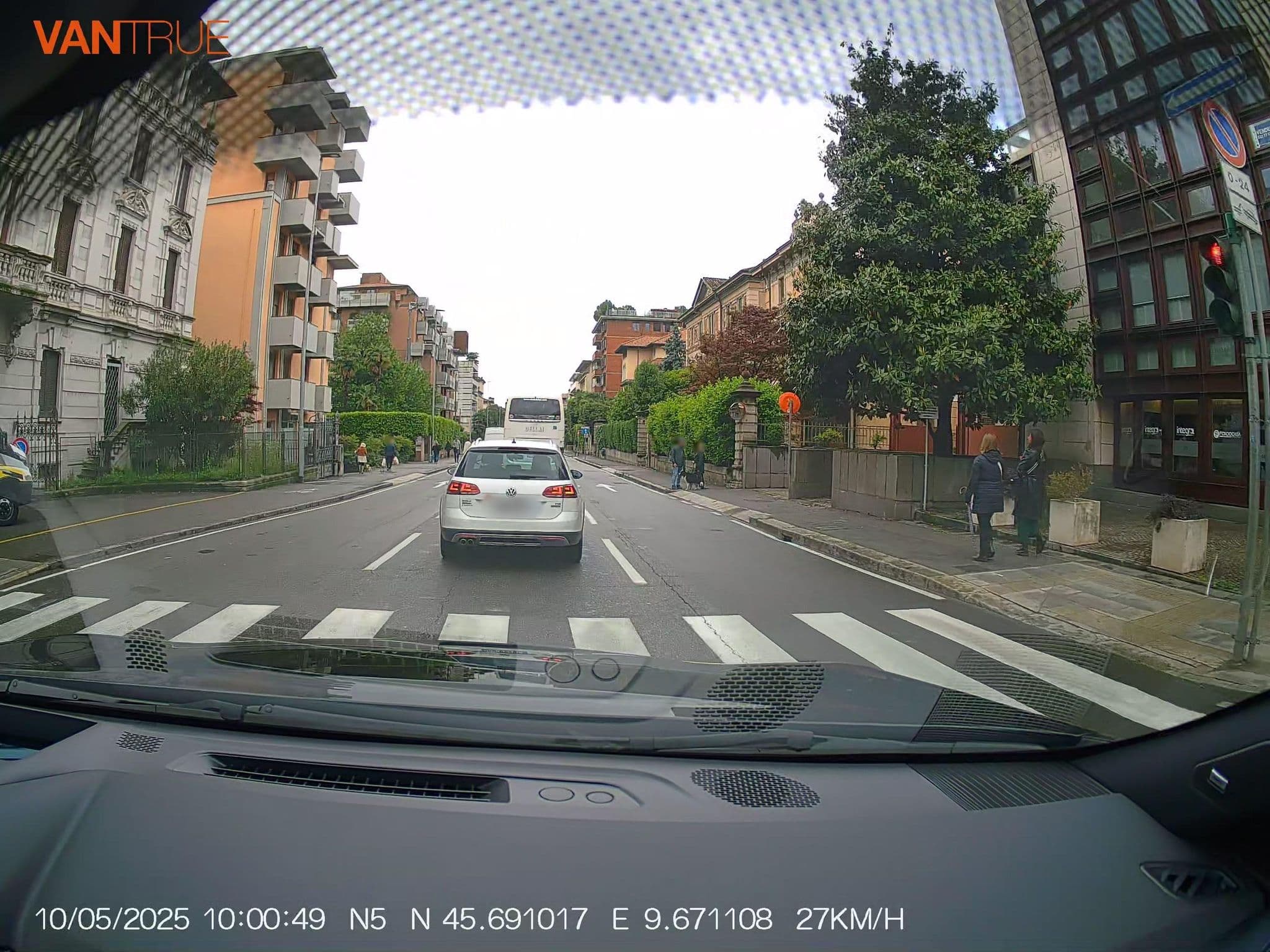 Street view near B&B Bergamo Romantico, Bergamo — © renaultgt (CC BY-SA · Mapillary)