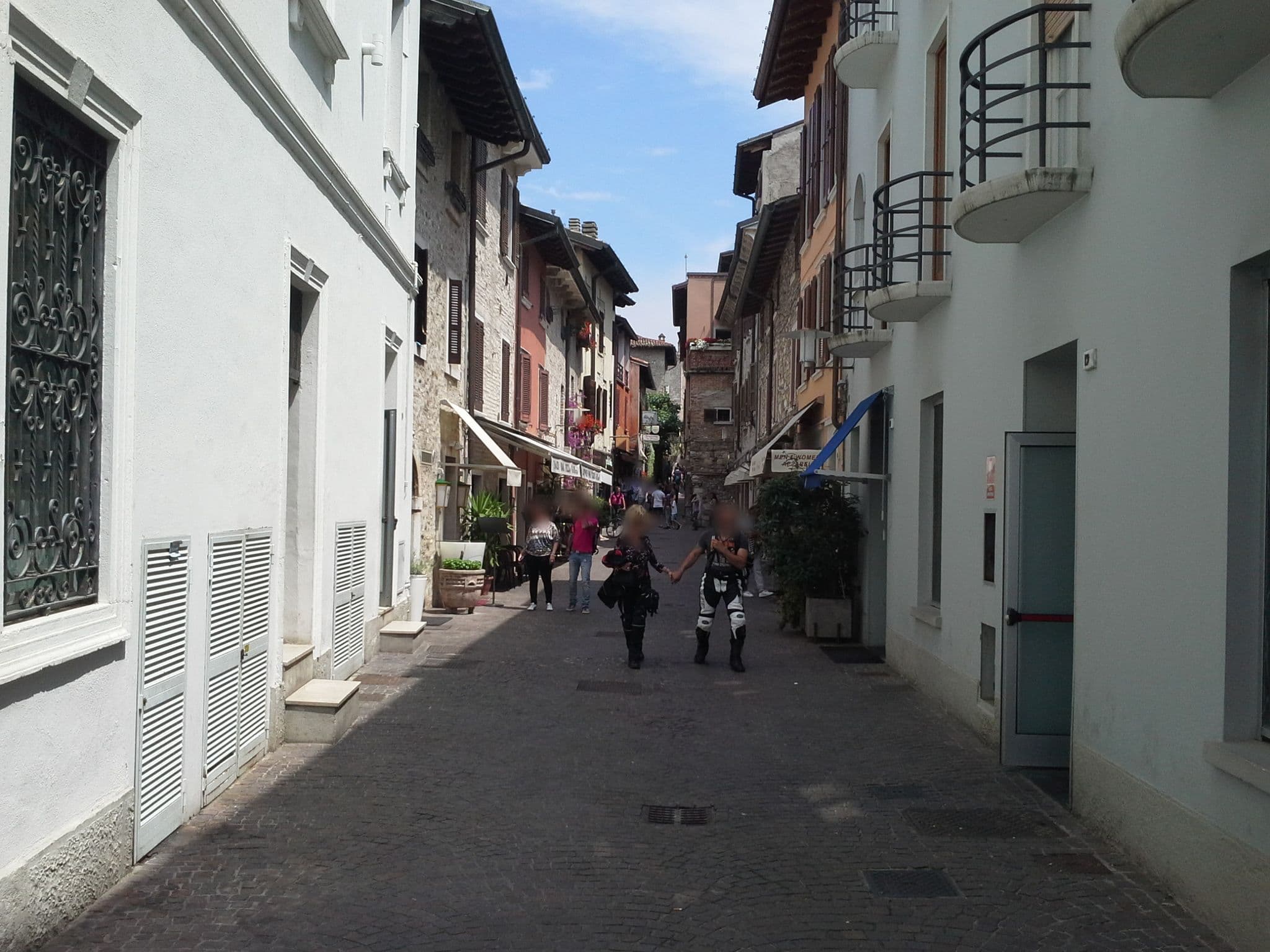Street view near Rainbow B&B, Sirmione — © rausk (CC BY-SA · Mapillary)