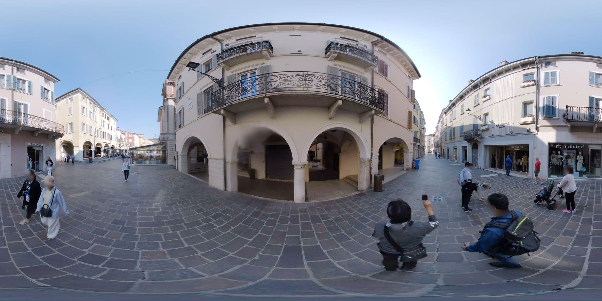 Street view near DesenzanoLoft Le Petit Bijou Desenzano, Desenzano del Garda — © mapconcierge (CC BY-SA · Mapillary)