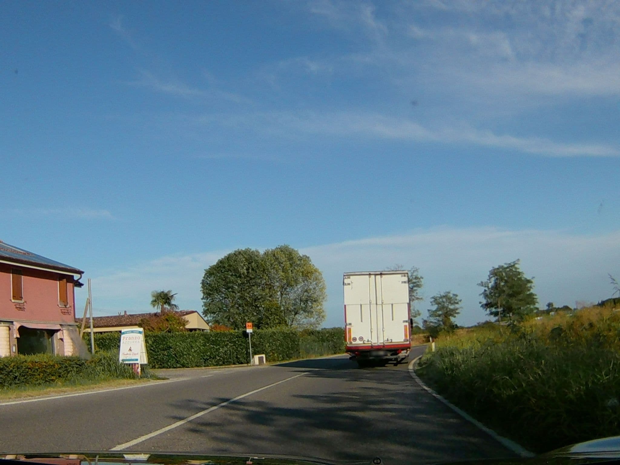 Street view near El Belee, Desenzano del Garda — © endszbrxns (CC BY-SA · Mapillary)