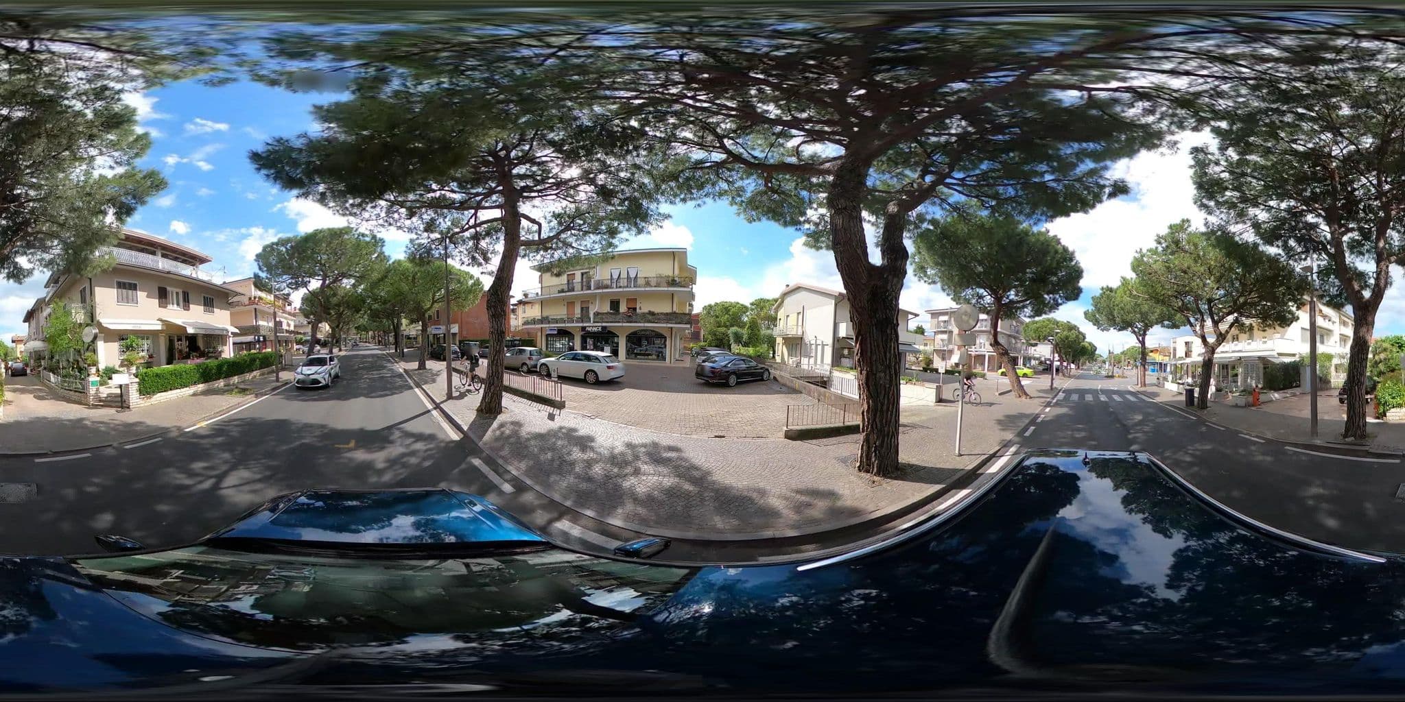 Street view near Tropical B&B, Sirmione — © borovac (CC BY-SA · Mapillary)