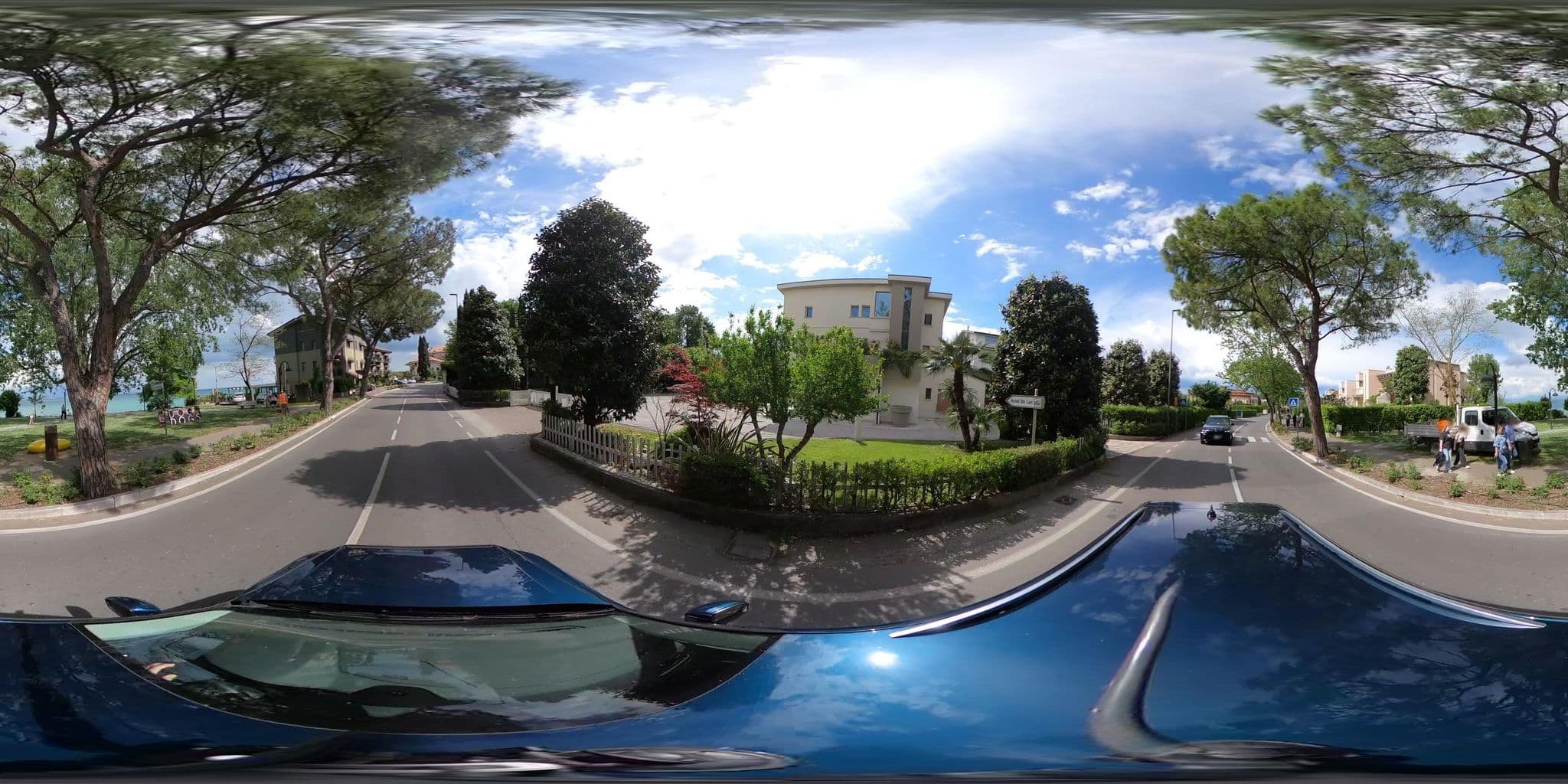 Street view near Hotel Du Lac, Sirmione — © borovac (CC BY-SA · Mapillary)