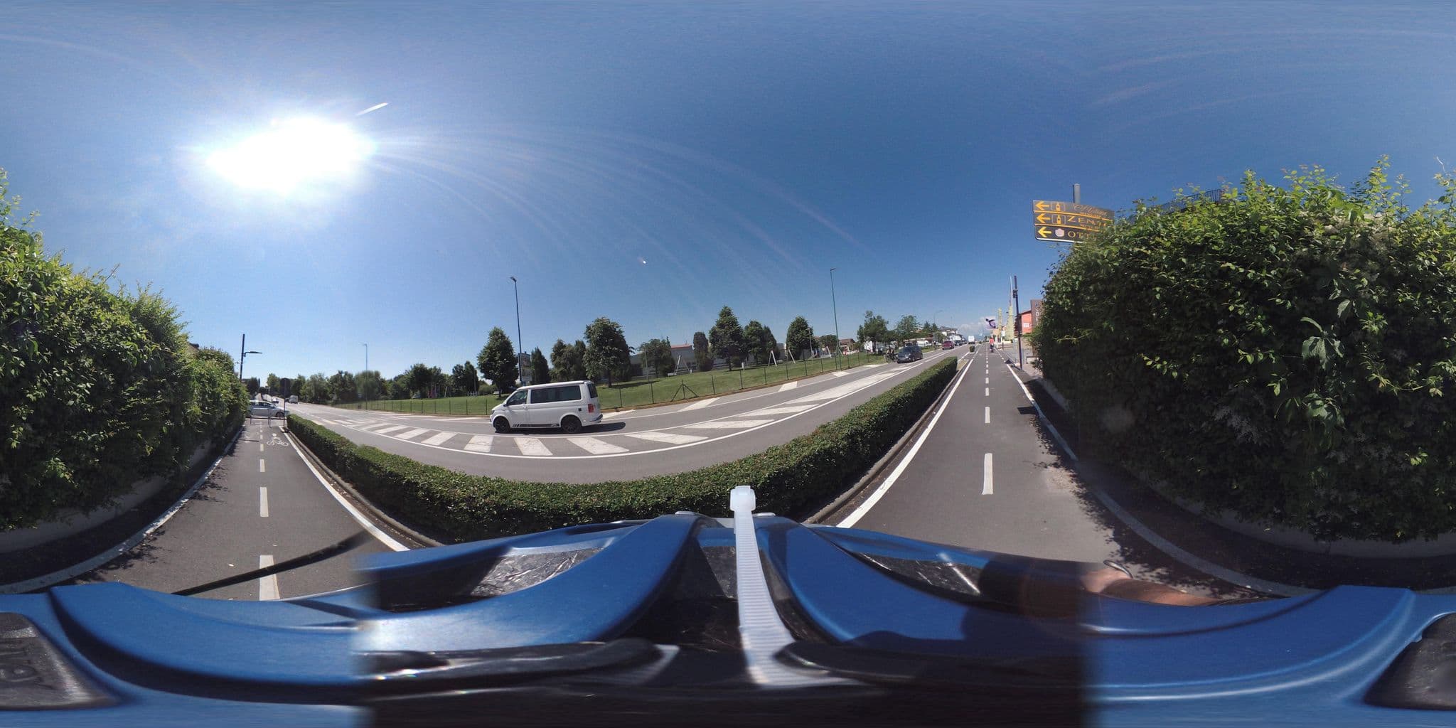 Street view near Bed & Breakfast Vecchio Mulino, Peschiera del Garda — © giubar (CC BY-SA · Mapillary)