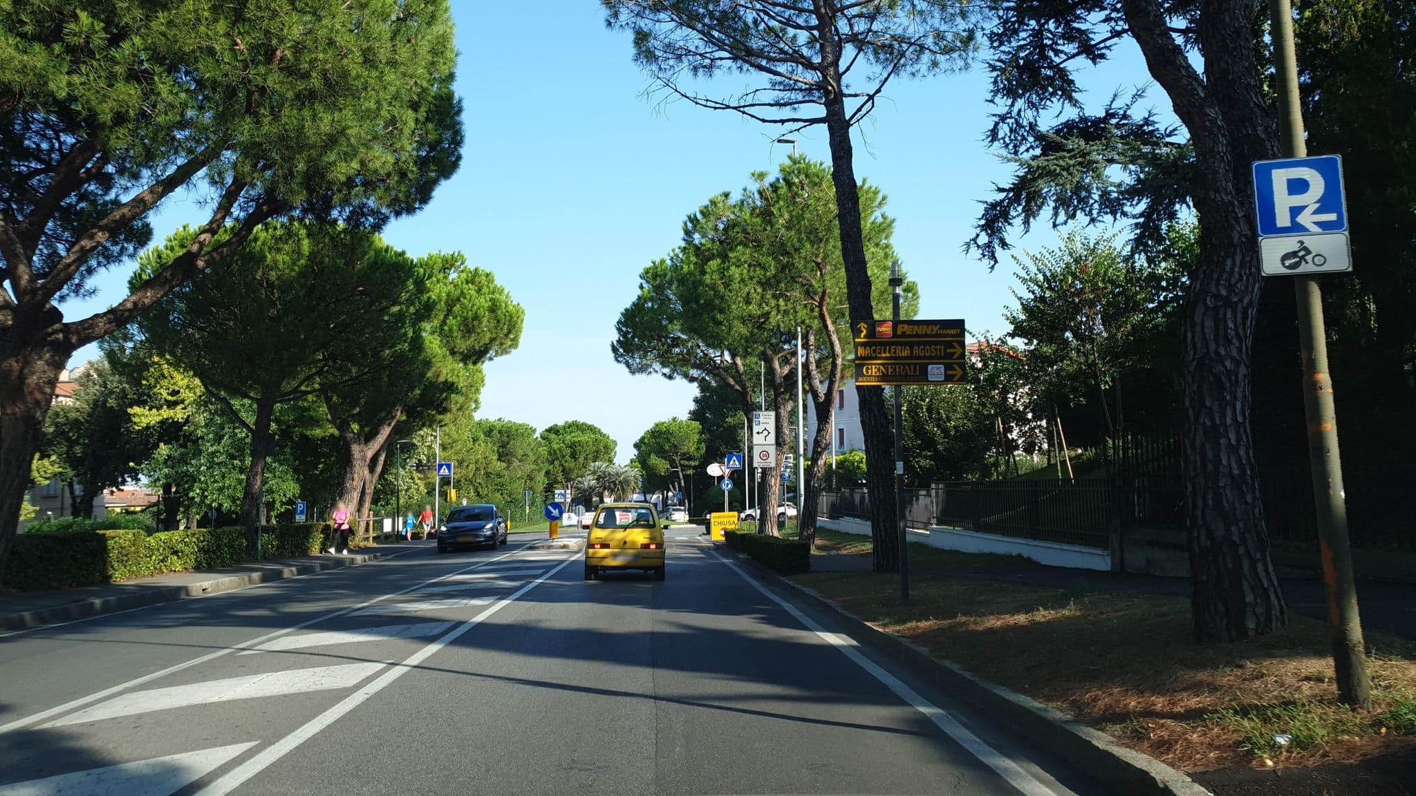 Street view near La Dolce Vita Bed & Breakfast, Desenzano del Garda — © jopparn (CC BY-SA · Mapillary)