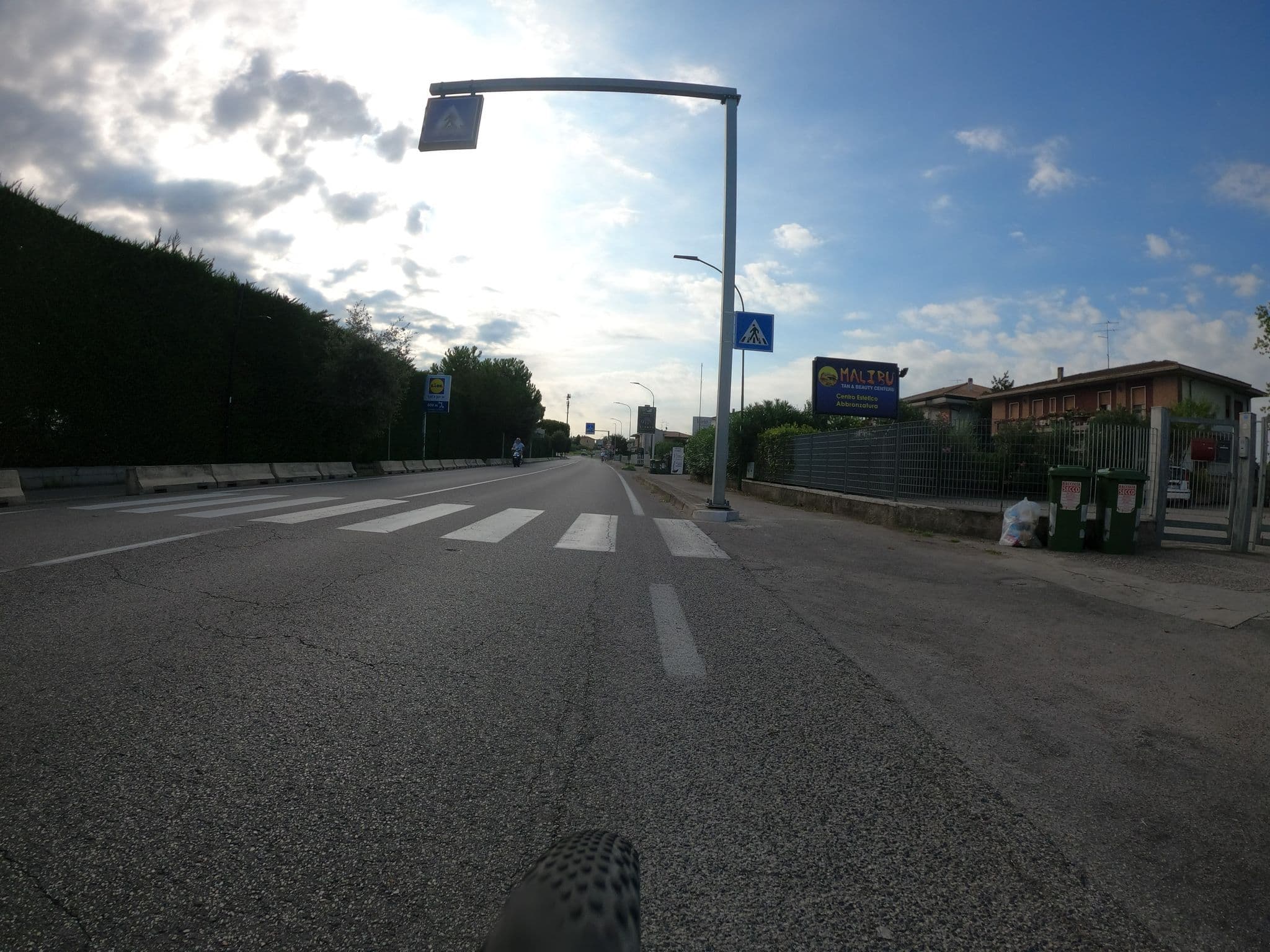 Street view near Bungalow 691 B, Peschiera del Garda — © plexi32 (CC BY-SA · Mapillary)