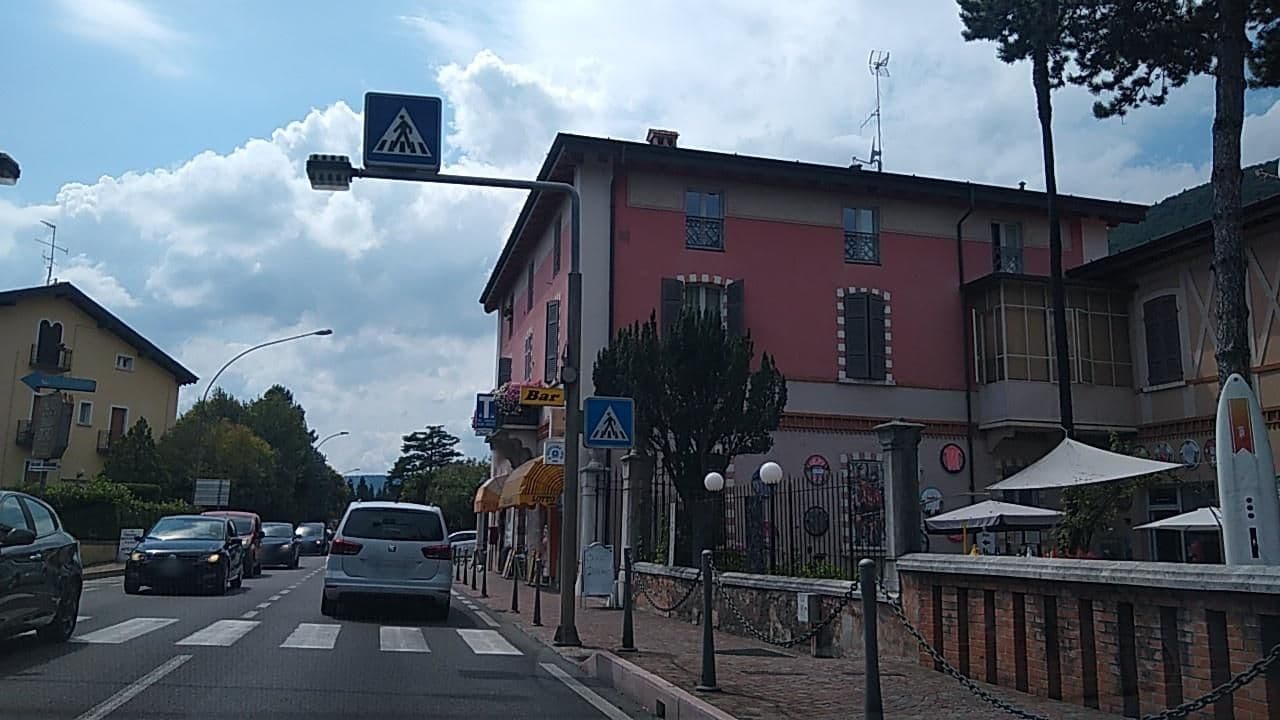 Street view near Al Ponte, Gardone Riviera — © thetornado76 (CC BY-SA · Mapillary)