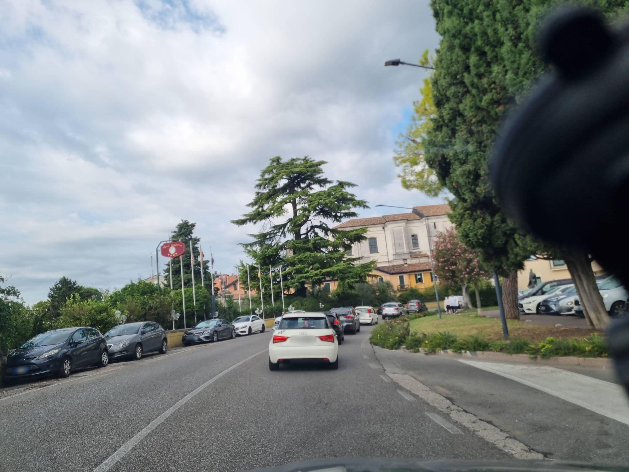 Street view near La Piccola Corte, Toscolano Maderno — © dsmm (CC BY-SA · Mapillary)
