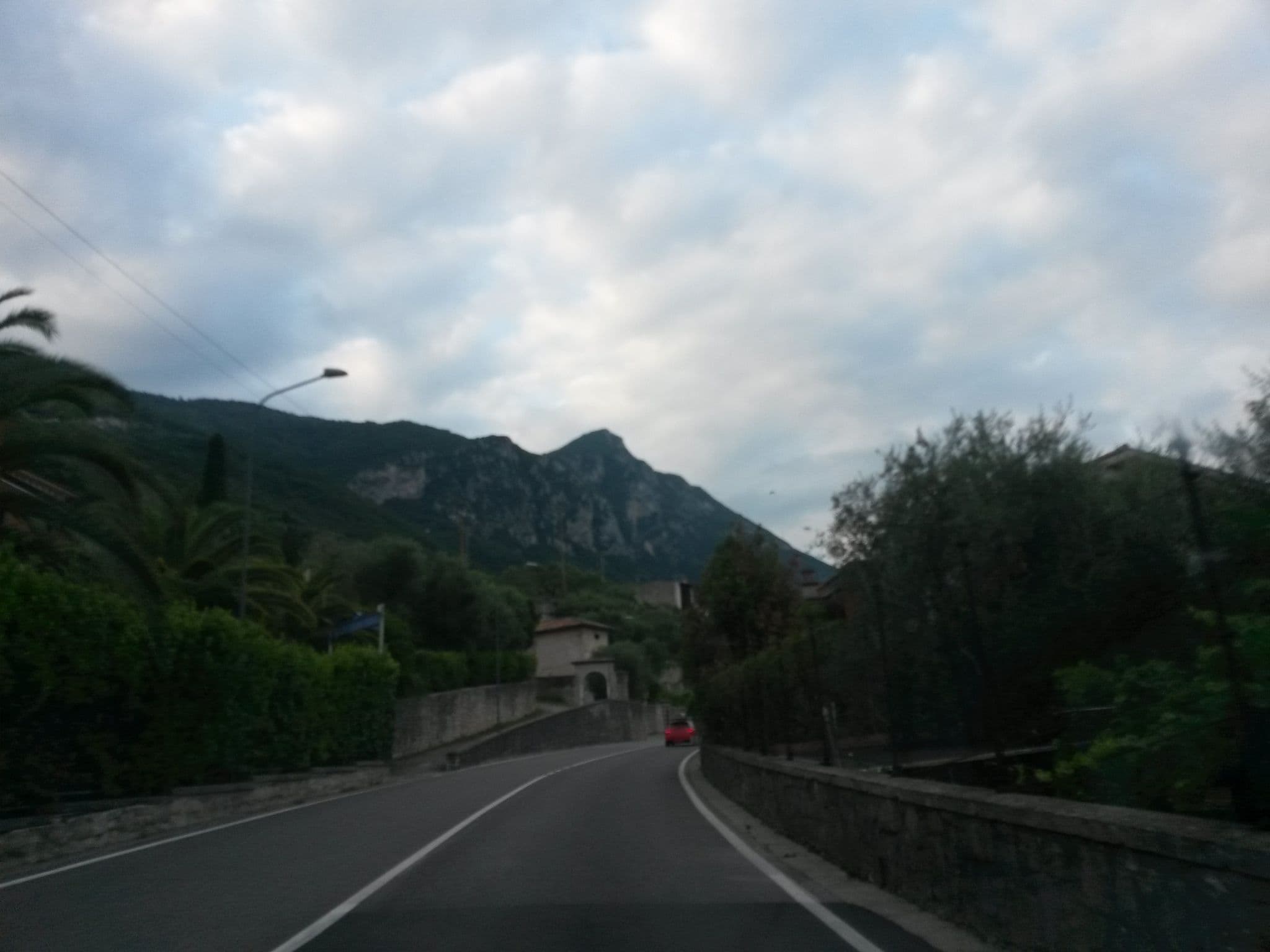 Street view near Hotel Livia di Bendinoni Riccardo & C., Gargnano — © uwekoch (CC BY-SA · Mapillary)