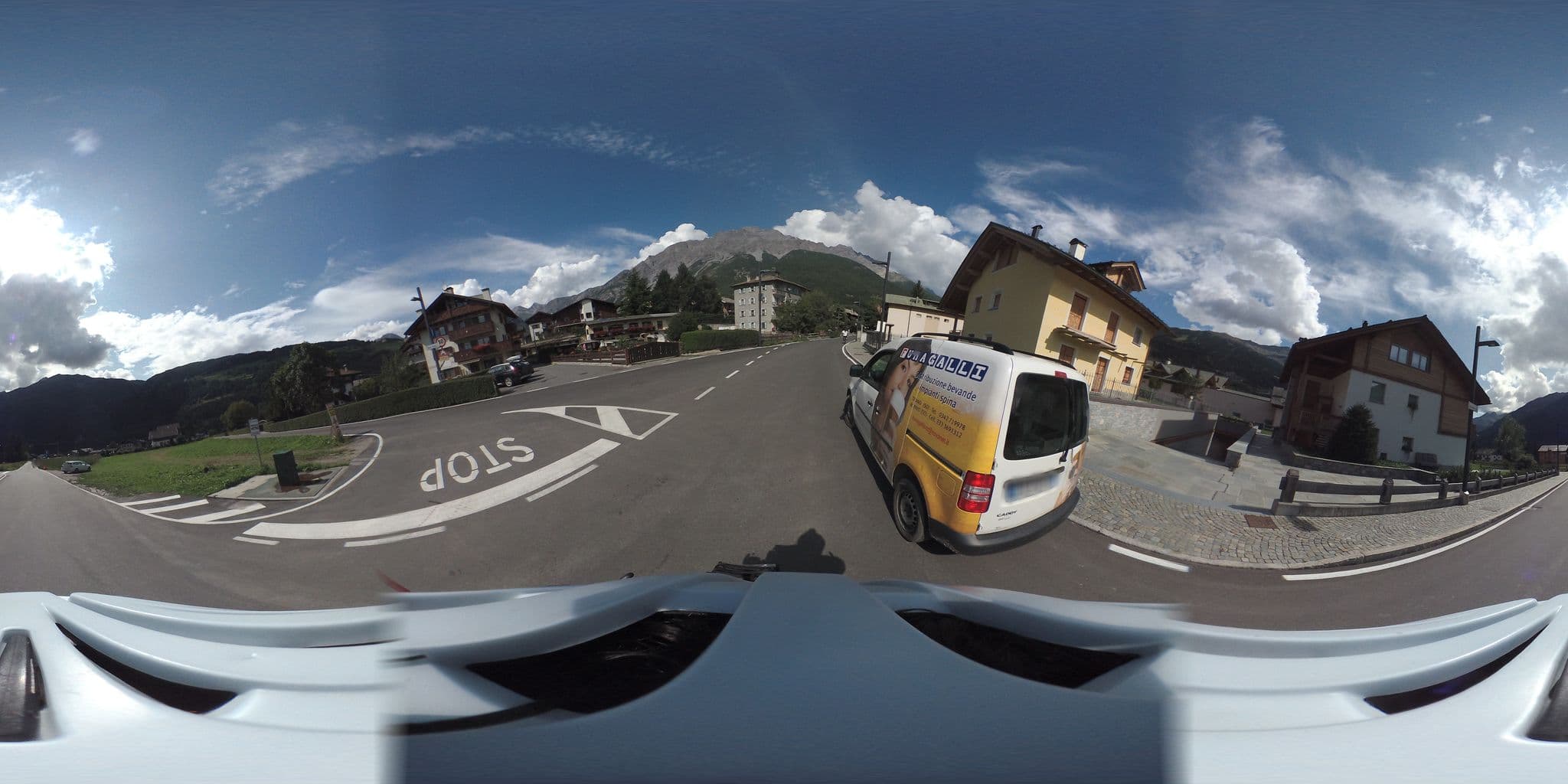 Street view near Casa Giulia, Bormio — © giubar (CC BY-SA · Mapillary)