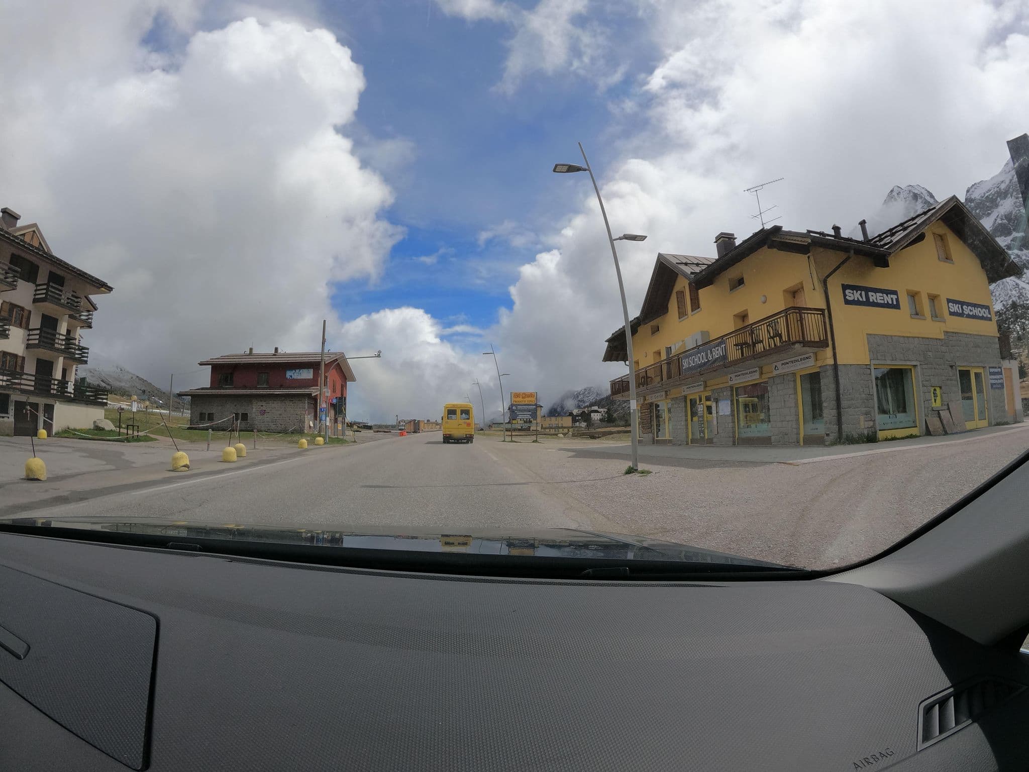 Street view near La Tonalina 55, Ponte di Legno — © borovac (CC BY-SA · Mapillary)