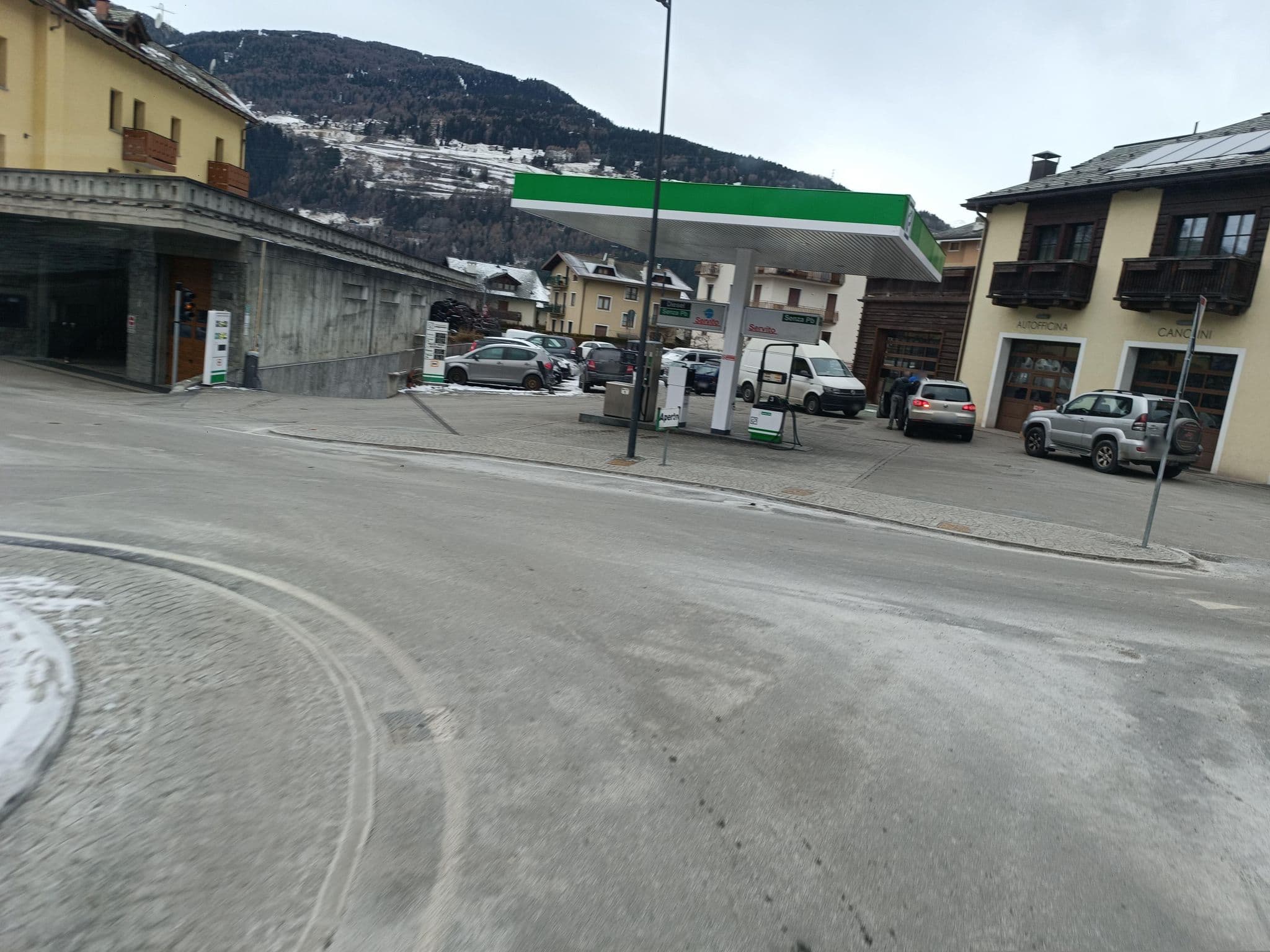 Street view near Appartamenti Pirovano Bormio, Bormio — © klimakas (CC BY-SA · Mapillary)