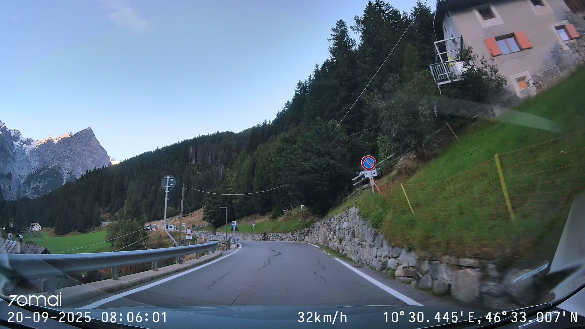 Street view near Albergo Bellavista, Prato Allo Stelvio — © doriel (CC BY-SA · Mapillary)