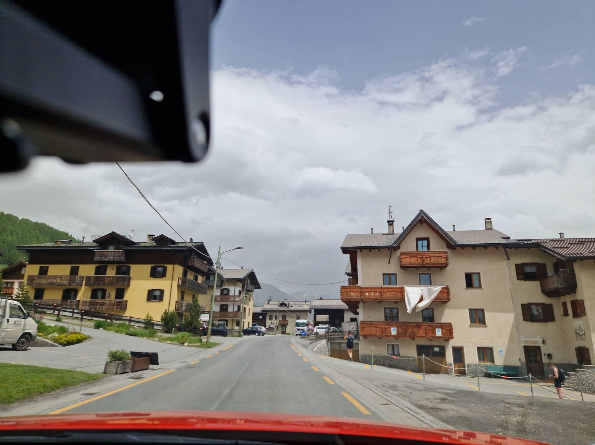 Street view near Chalet La Gualt, Livigno — © mcliquid (CC BY-SA · Mapillary)