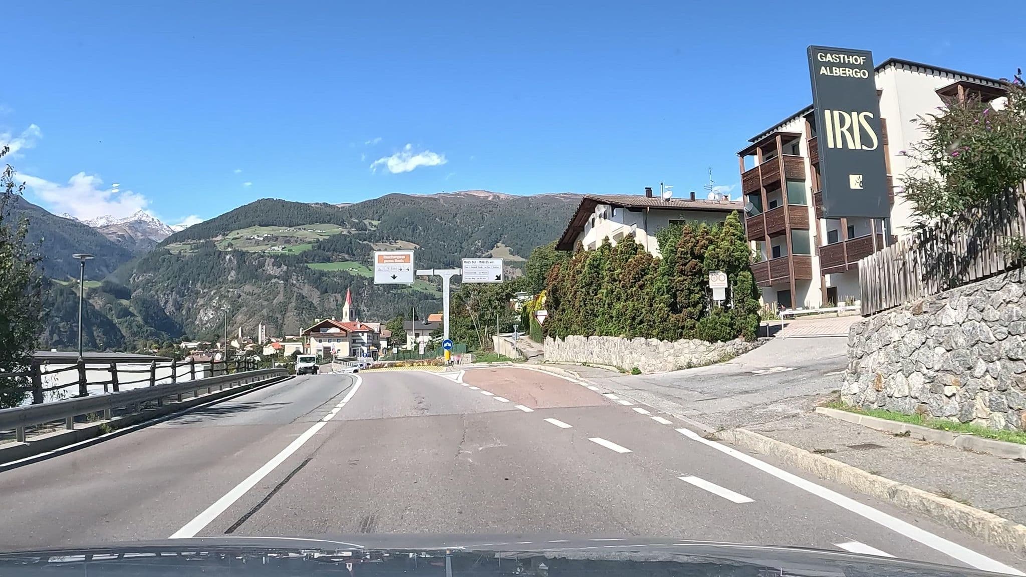 Street view near Gasthof Iris, Malles Venosta — © stefanro74 (CC BY-SA · Mapillary)