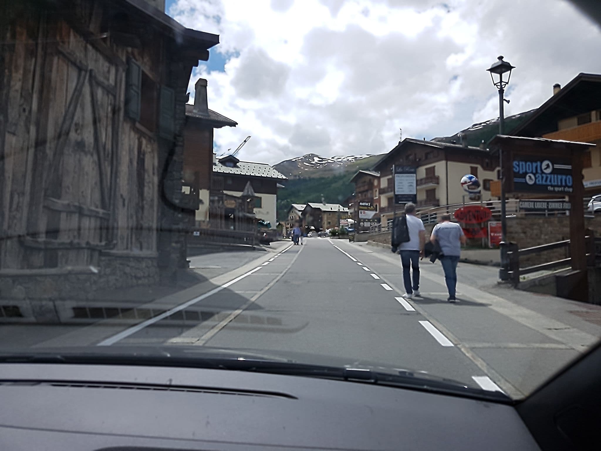 Street view near Bait d'Armin - Sport Azzurro, Livigno — © axe (CC BY-SA · Mapillary)