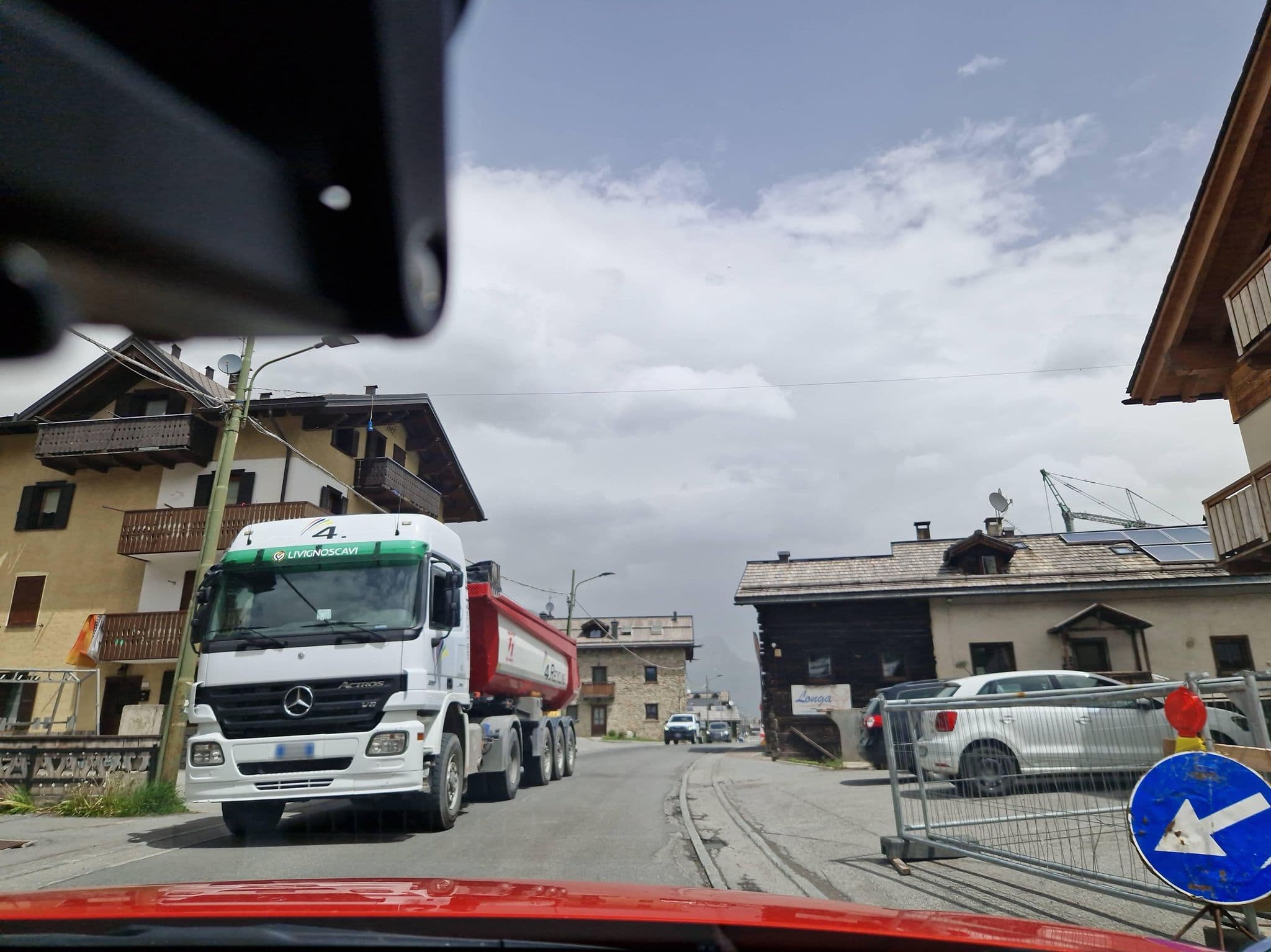 Street view near Chalet da Florin, Livigno — © mcliquid (CC BY-SA · Mapillary)