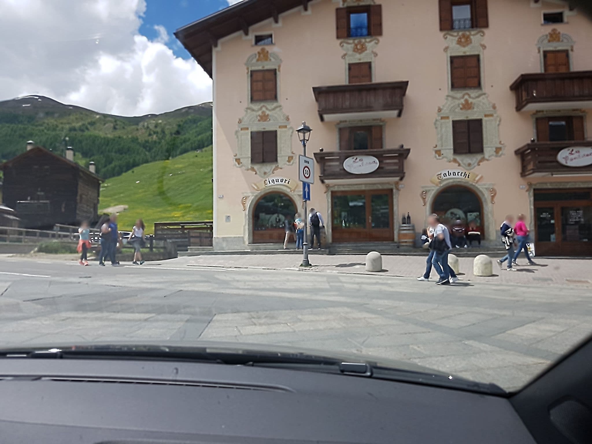 Street view near Bait da Domenin, Livigno — © axe (CC BY-SA · Mapillary)