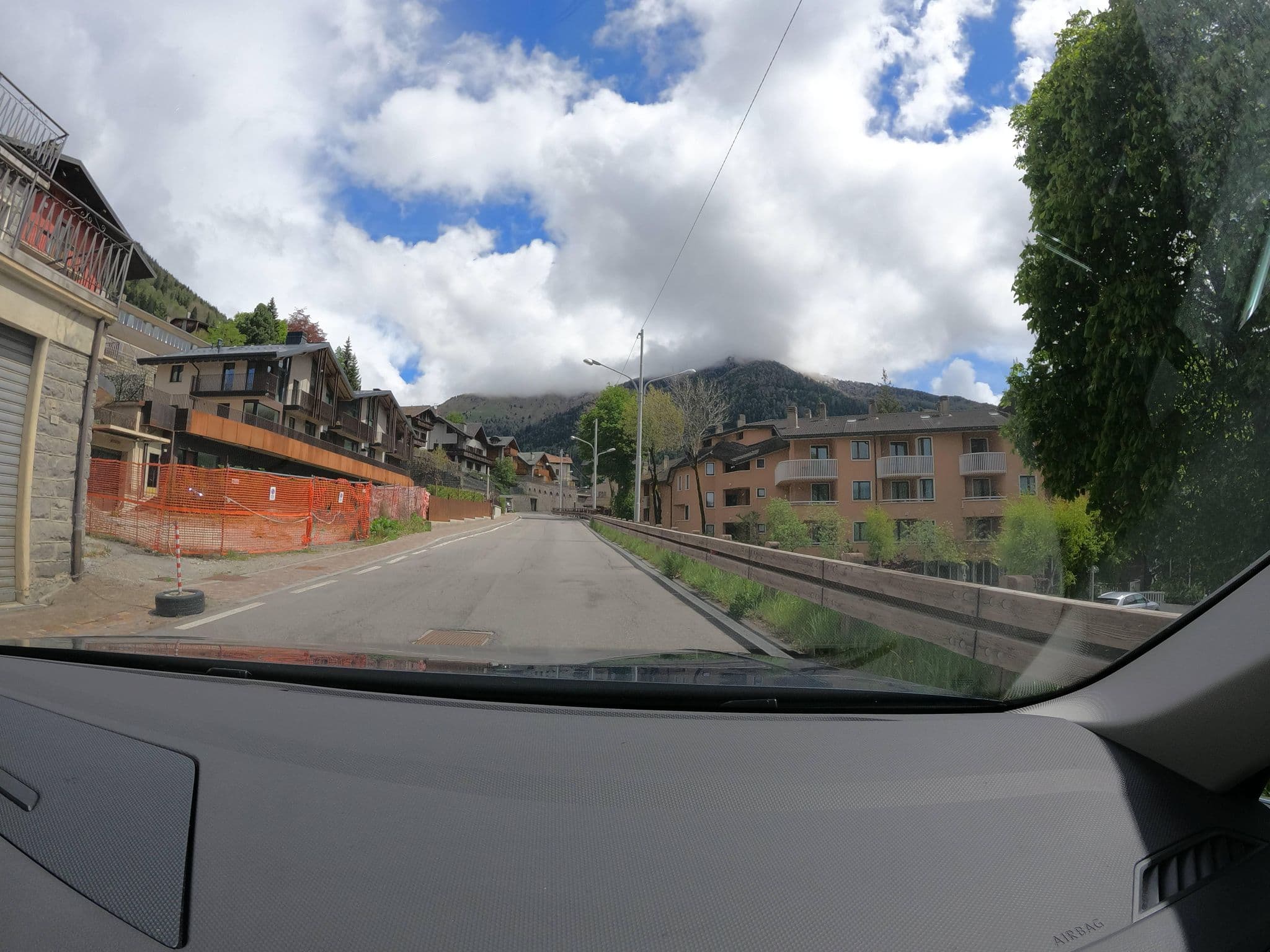 Street view near Alps, my love, Ponte di Legno — © borovac (CC BY-SA · Mapillary)