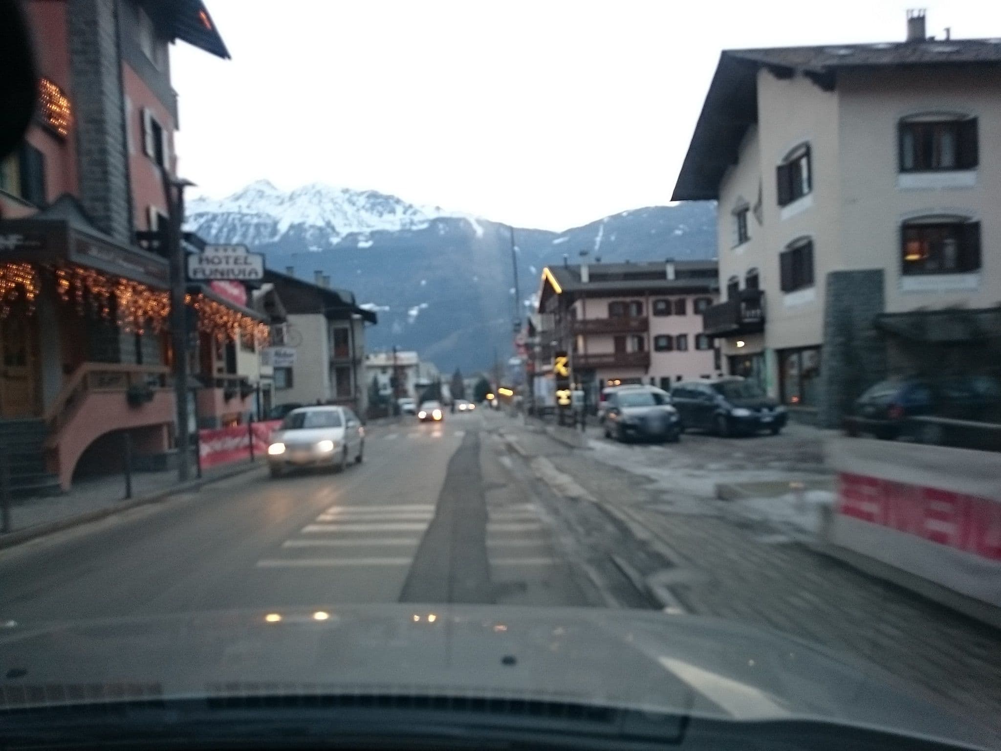 Street view near kamer 301 hotel funivia, Bormio — © voschix (CC BY-SA · Mapillary)