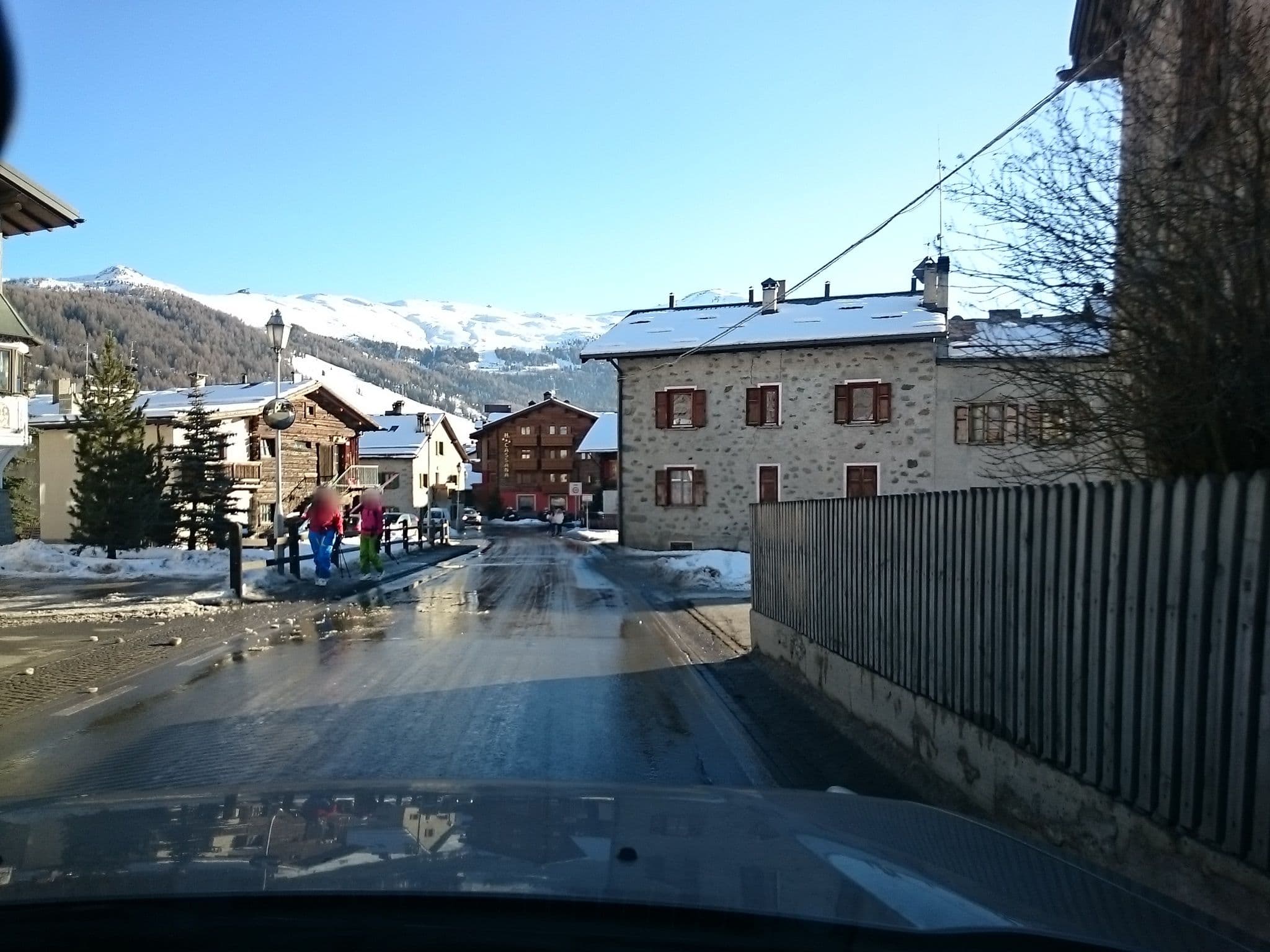 Street view near Dolores Bormolini, Livigno — © voschix (CC BY-SA · Mapillary)