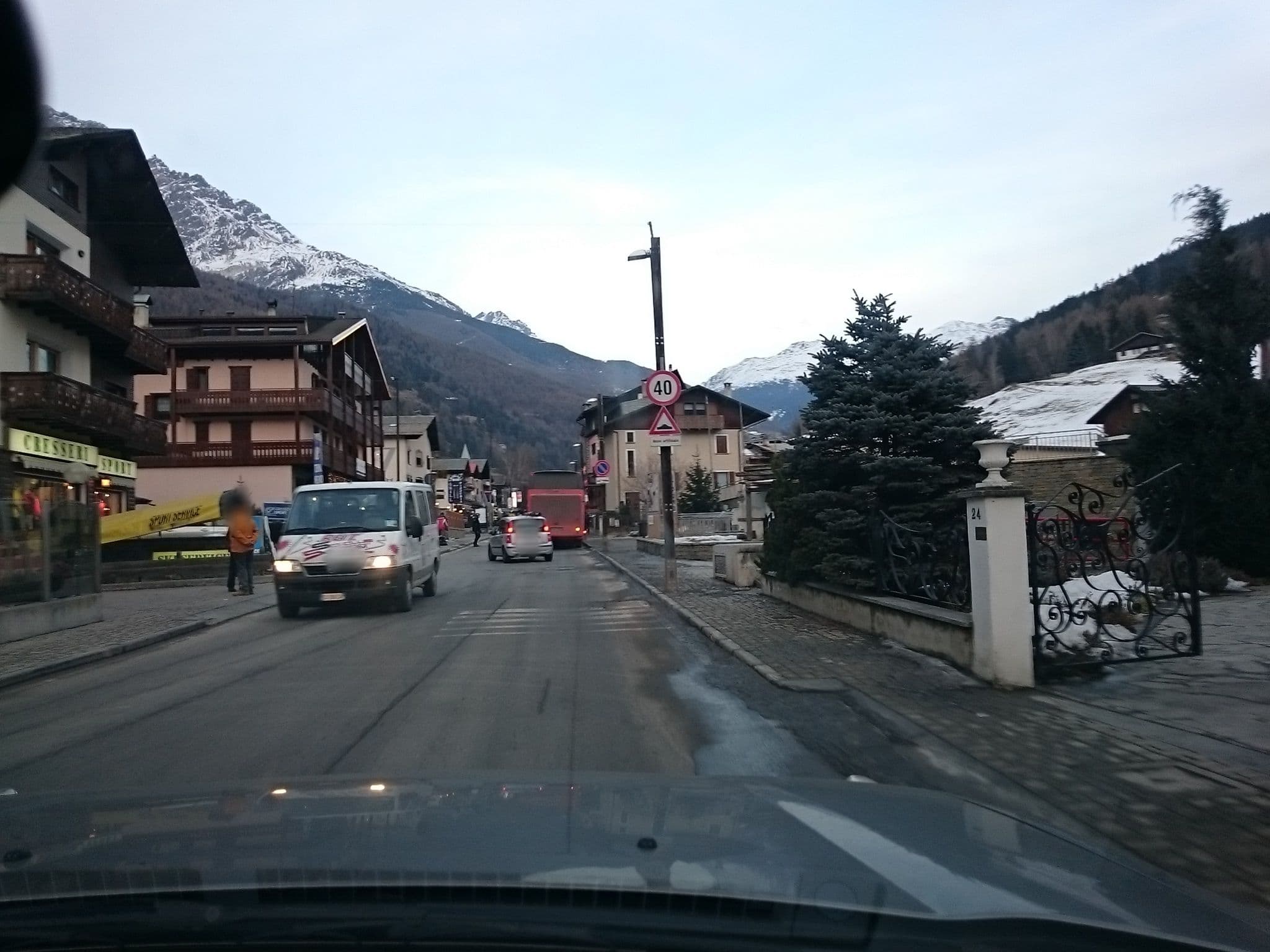 Street view near Casa Stefano e Lucia, Bormio — © voschix (CC BY-SA · Mapillary)